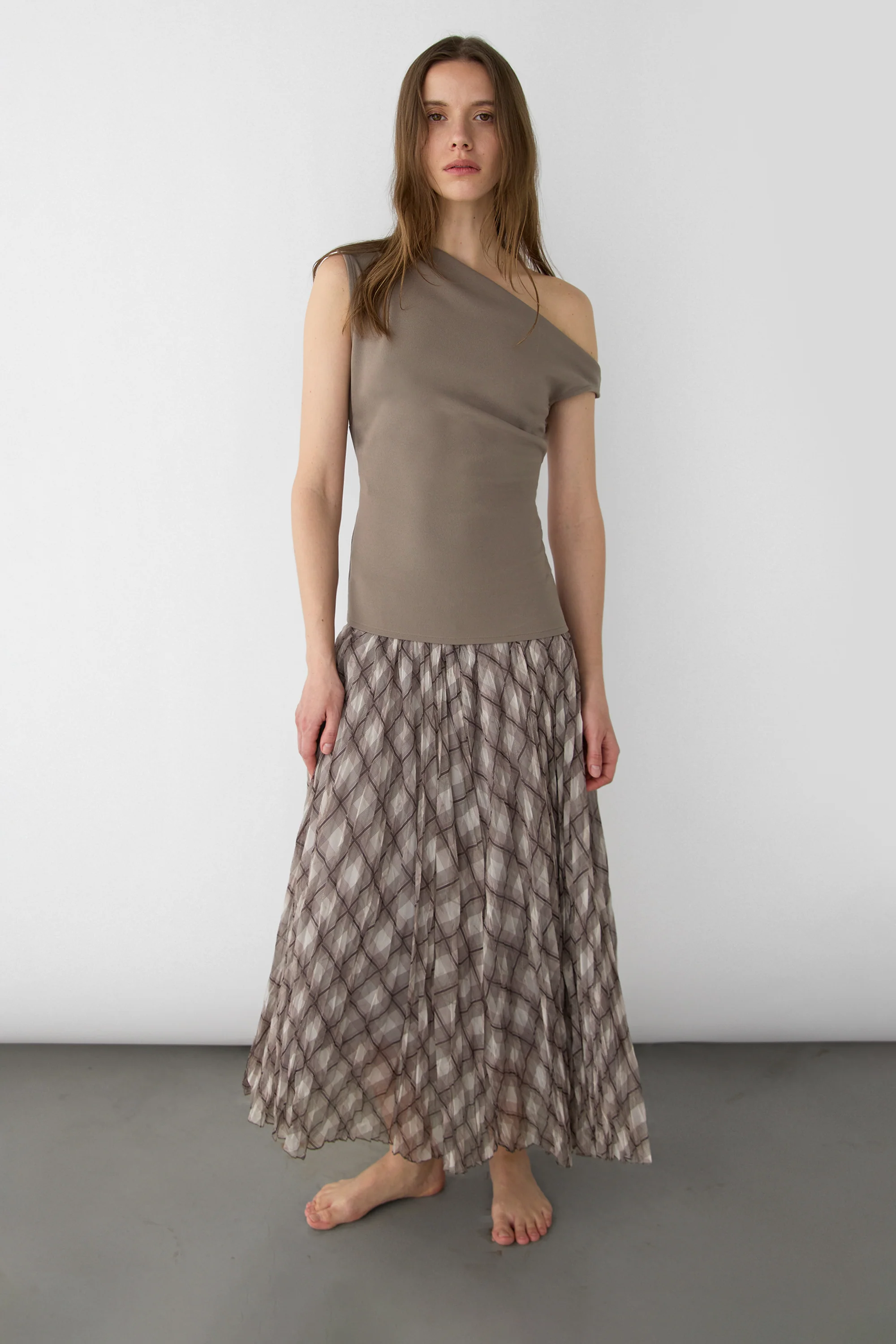 ASYMMETRIC OFF THE SHOULDER TANK - Image 13
