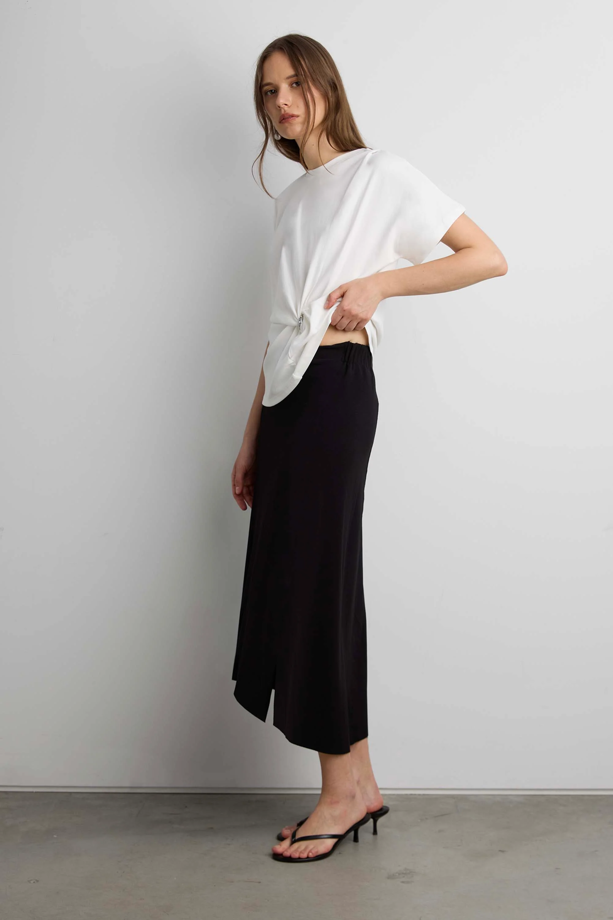ASYMMETRICAL MIDI SKIRT - Image 4