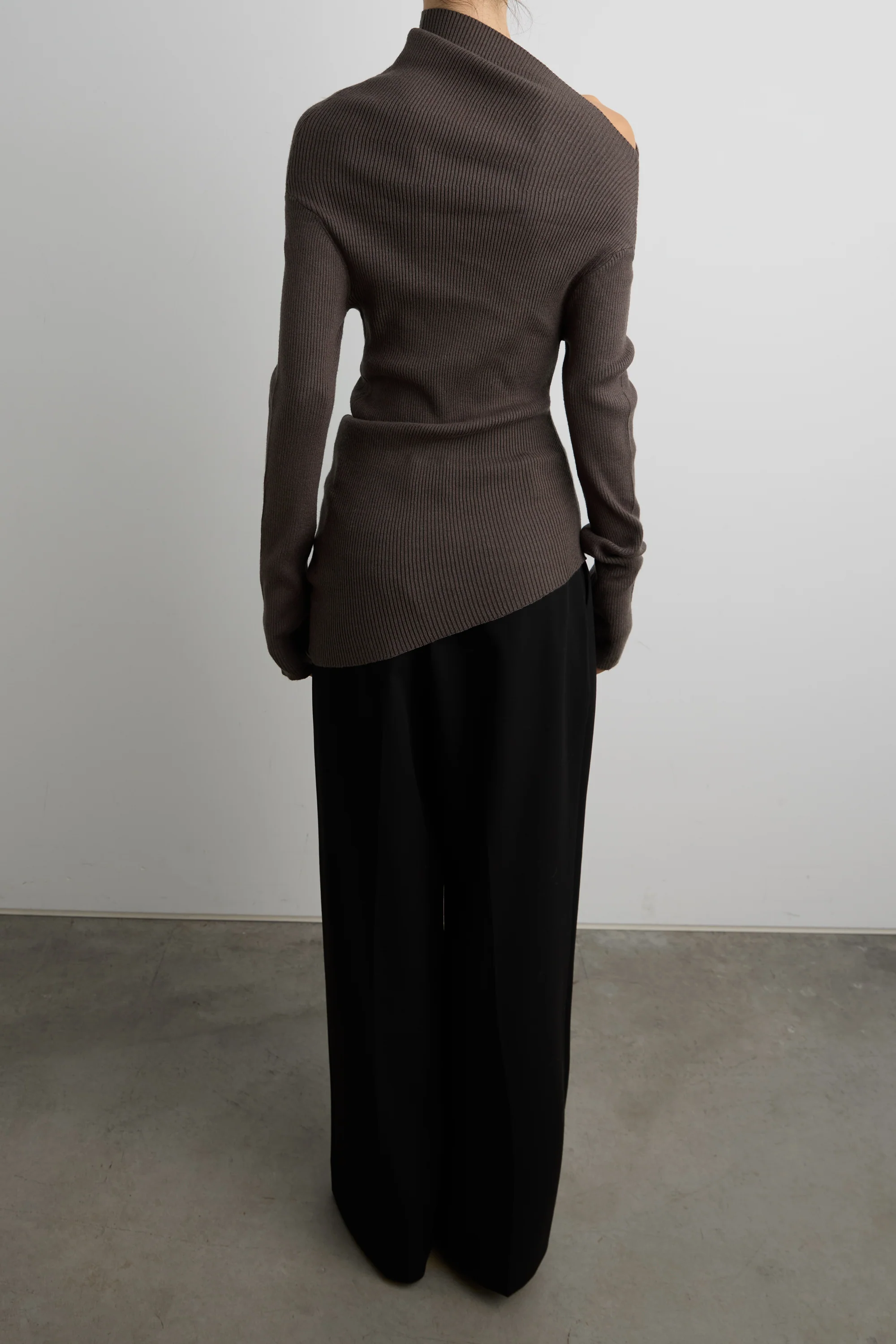 ASYMMETRICAL OFF-SHOULDER RIBBED KNIT TOP - Image 8