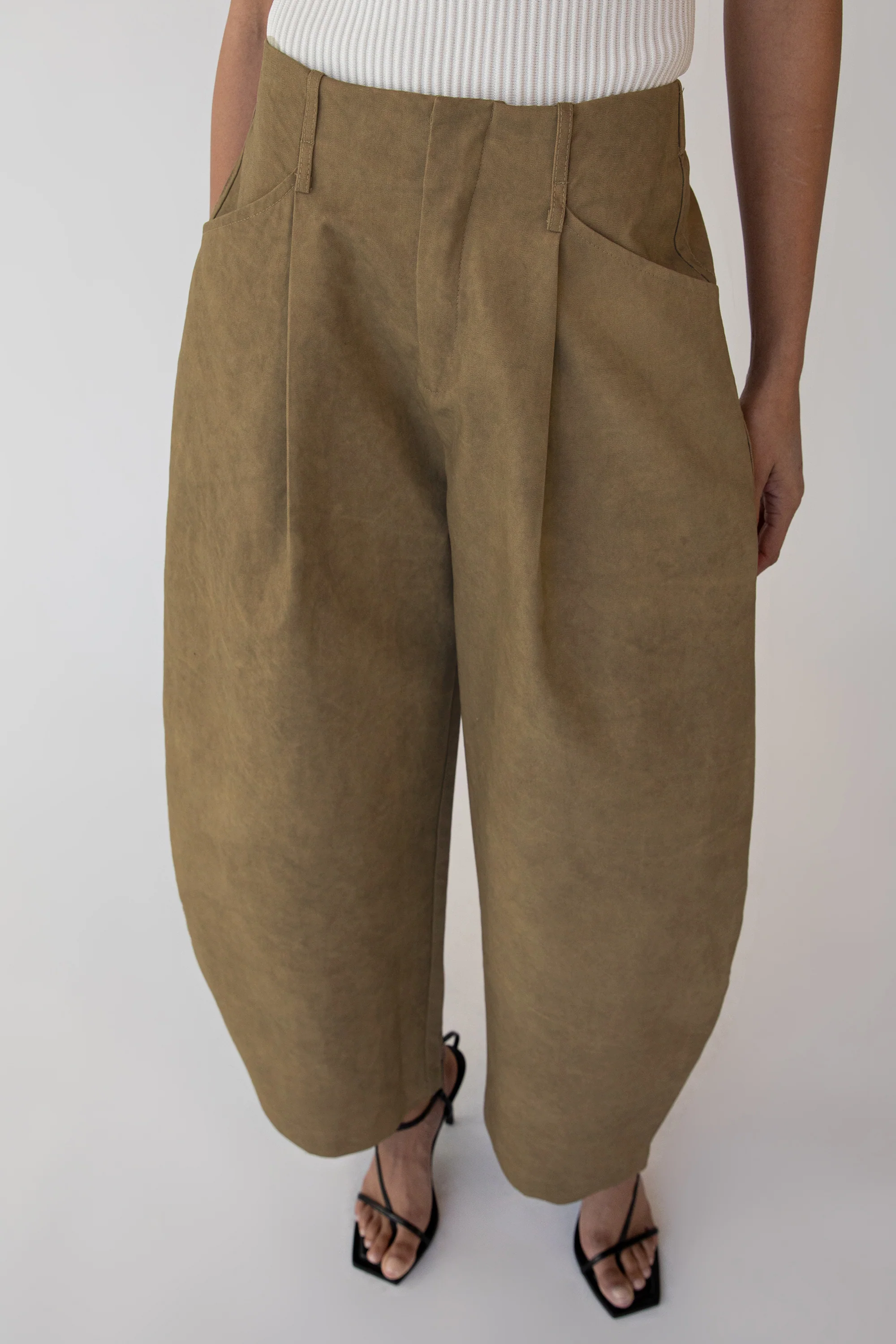 VOLUMINOUS BARREL LEG PANT - Image 2
