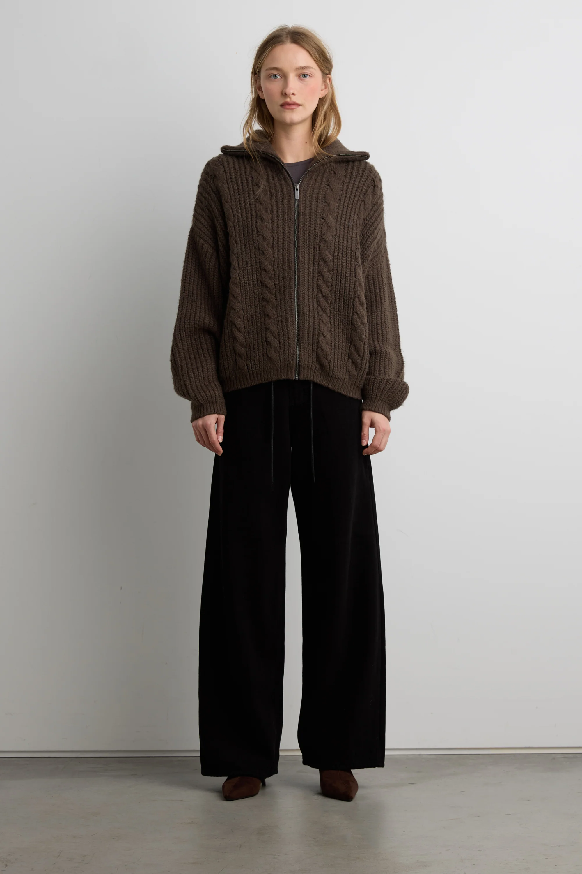 CABLE KNIT COLLARED CARDIGAN - Image 4
