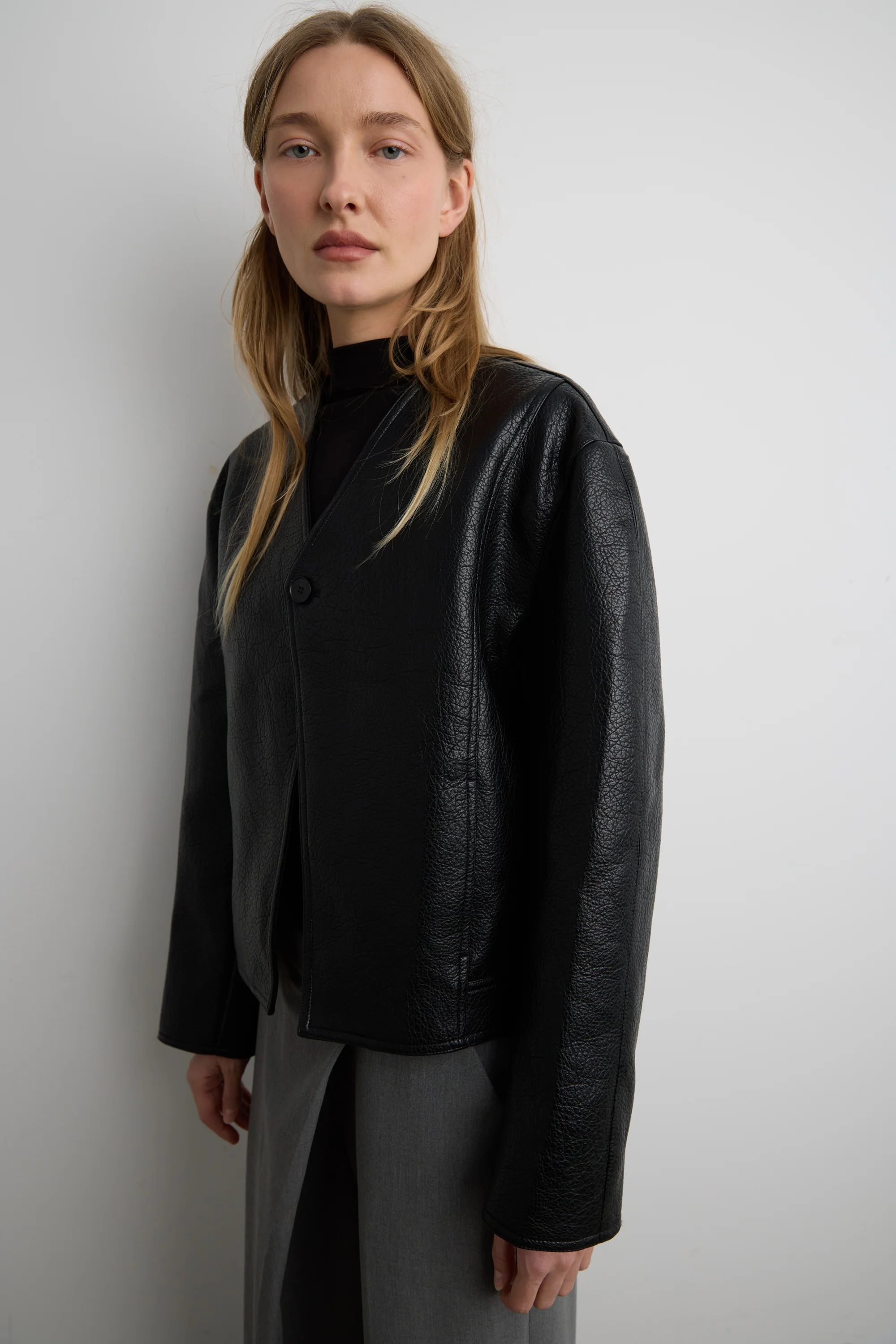COLLARLESS VEGAN LEATHER JACKET - Image 3