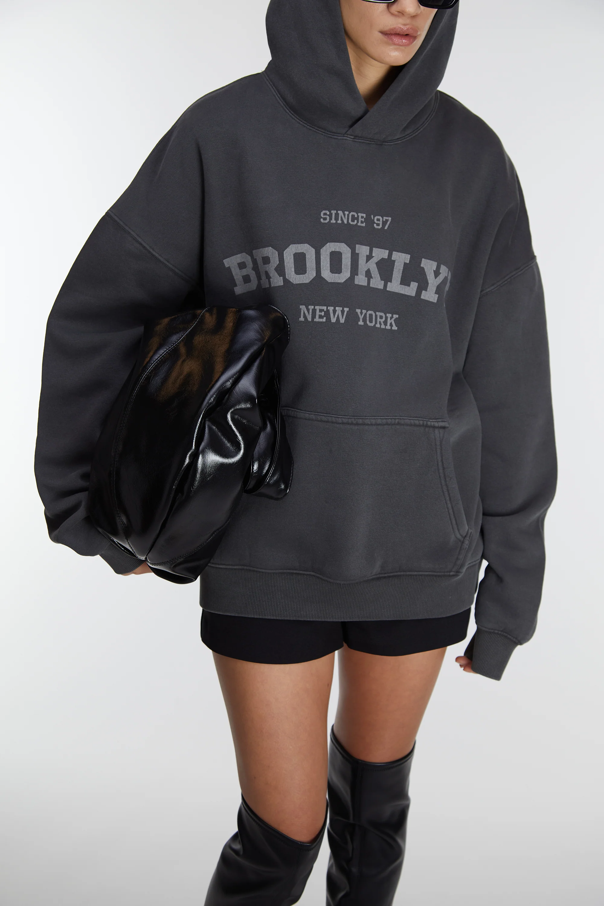 FLEECE STUDIO GRAPHIC PULLOVER HOODIE - Image 9