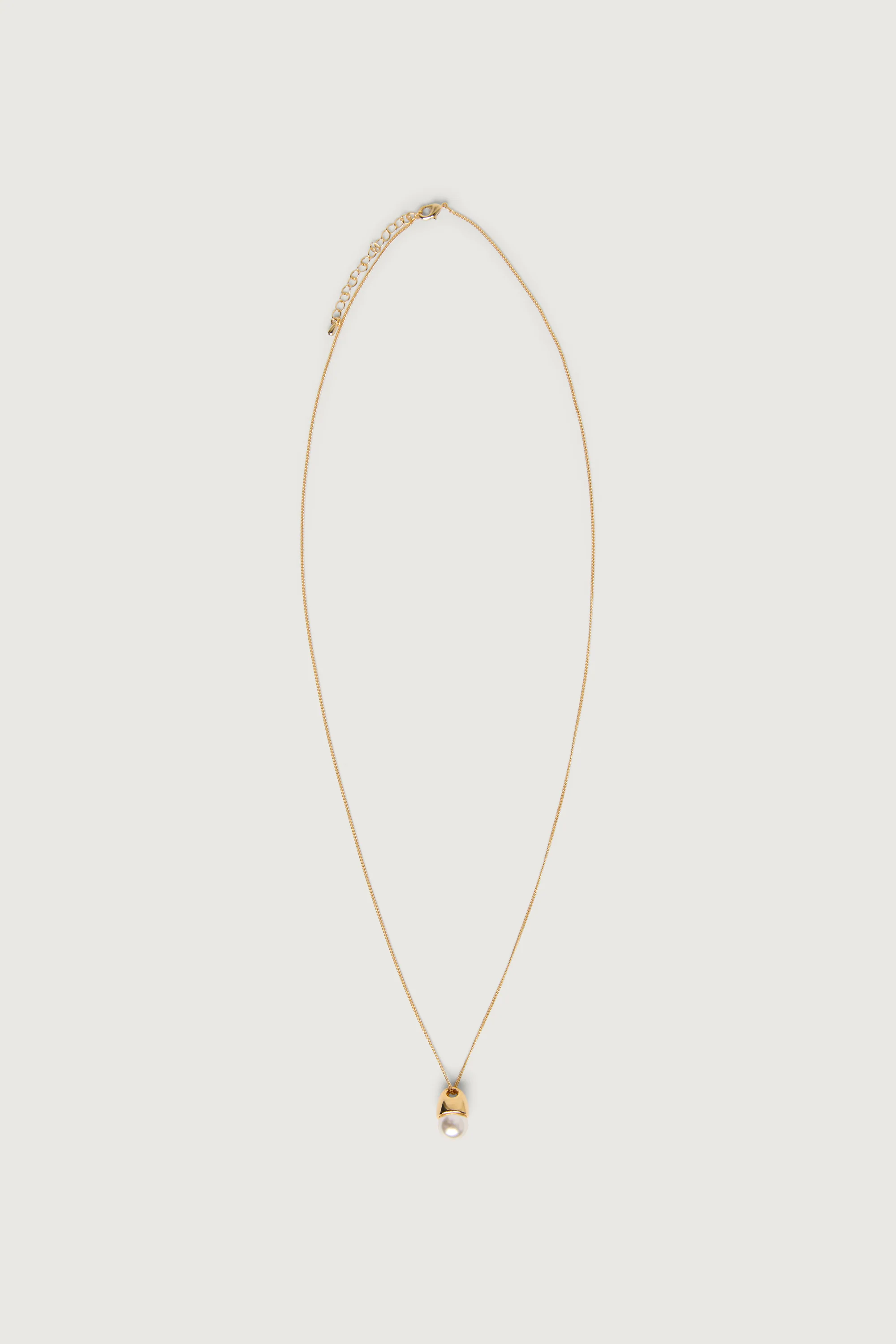 CONTRAST PENDANT NECKLACE