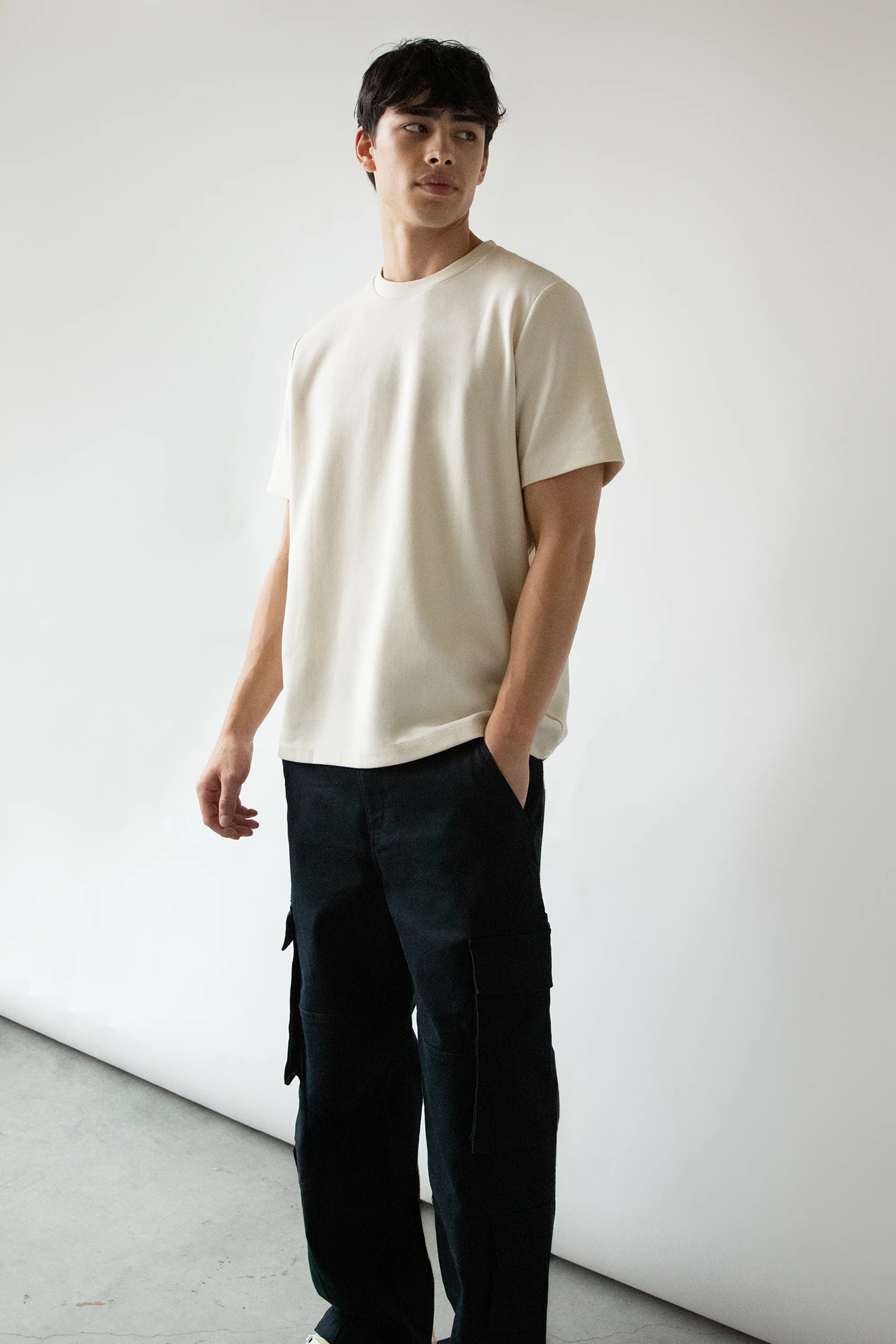 HEAVYWEIGHT CREWNECK T-SHIRT - Image 7