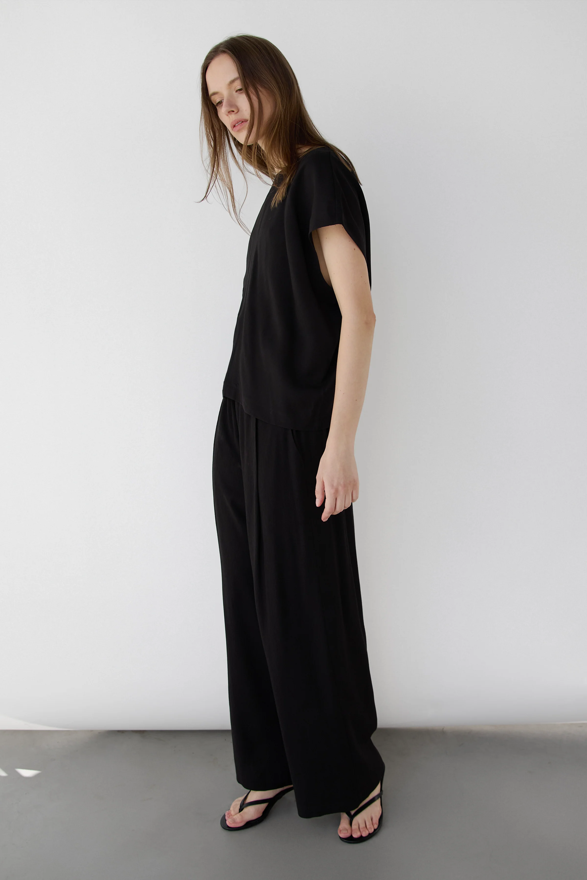CRINKLED RAYON ELASTIC WAIST PANT - Image 2