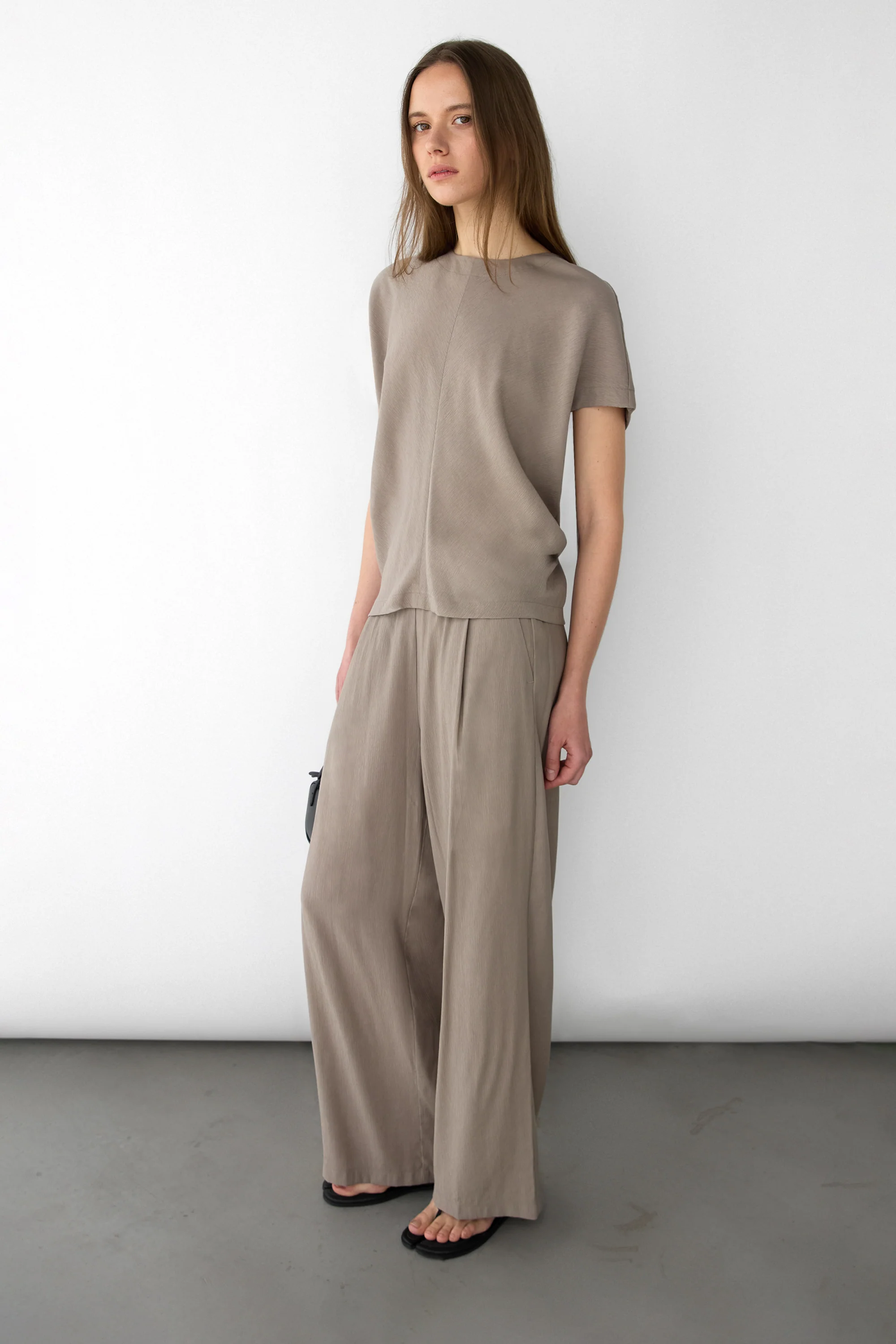 CRINKLED RAYON SHORT SLEEVE TOP - Image 2