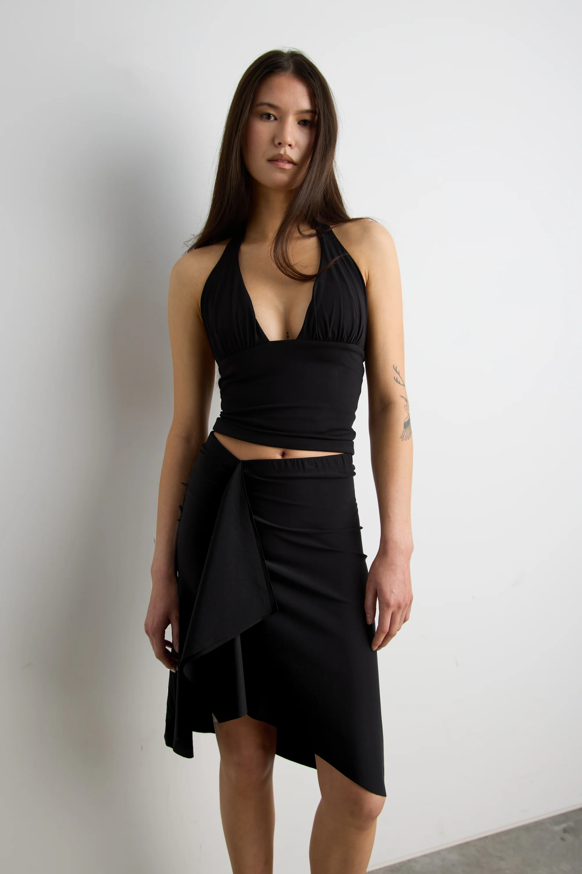 DEEP NECKLINE HALTER NECK TOP
