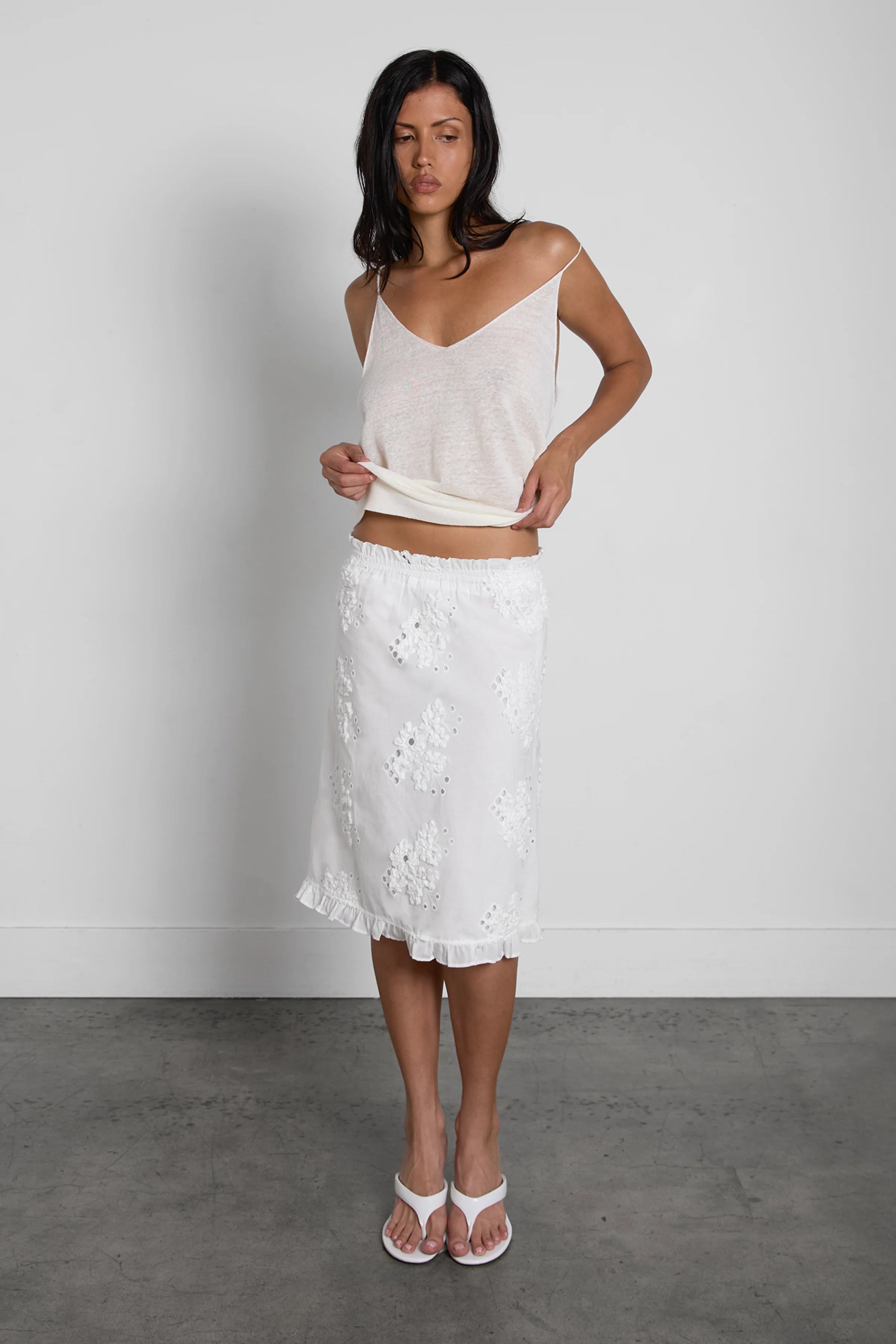 EYELET FRILLED HEM MINI SKIRT - Image 2