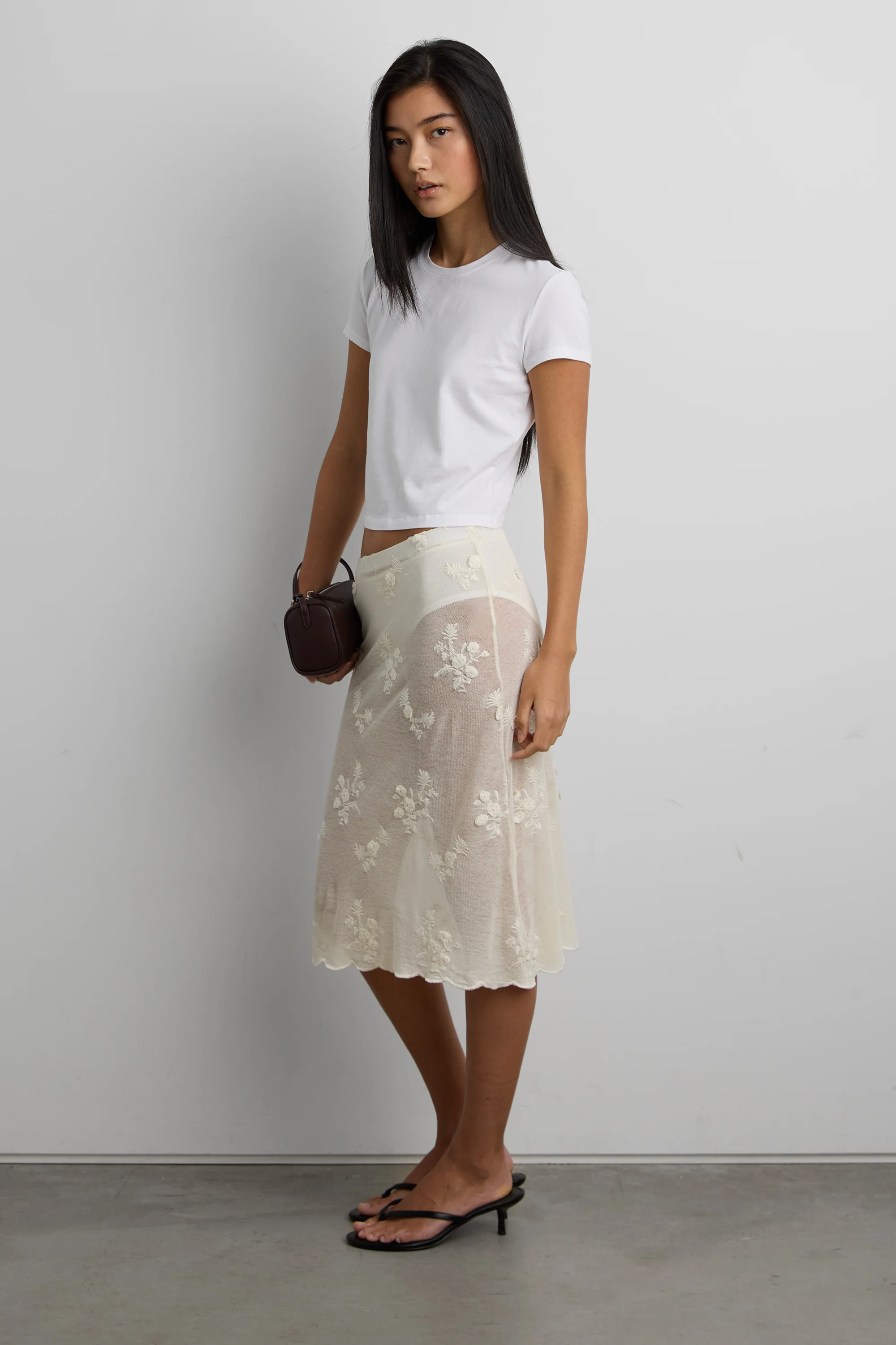 FLORAL EMBROIDERED LACE SKIRT - Image 2