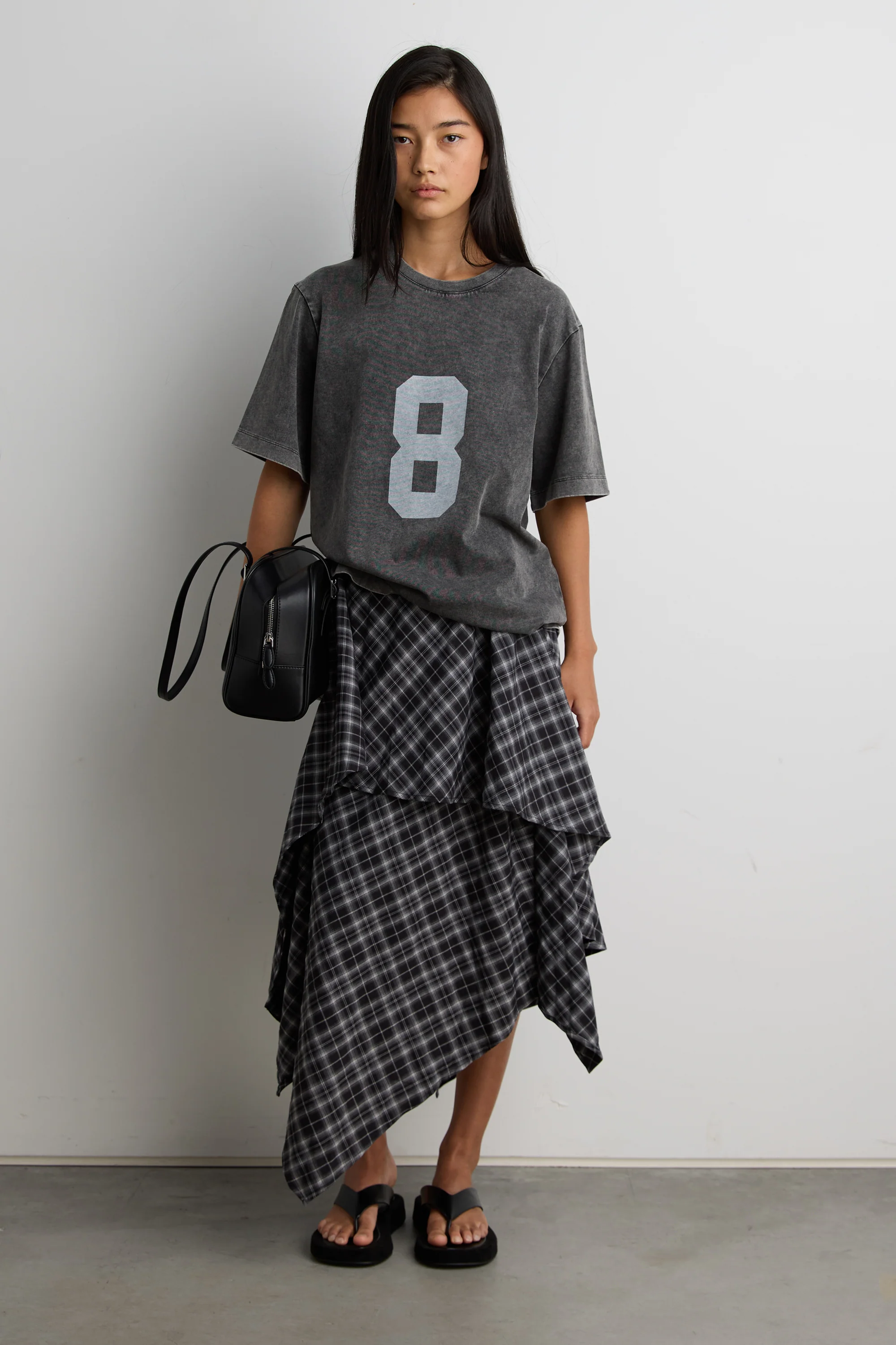 GRAPHIC T-SHIRT - Image 4