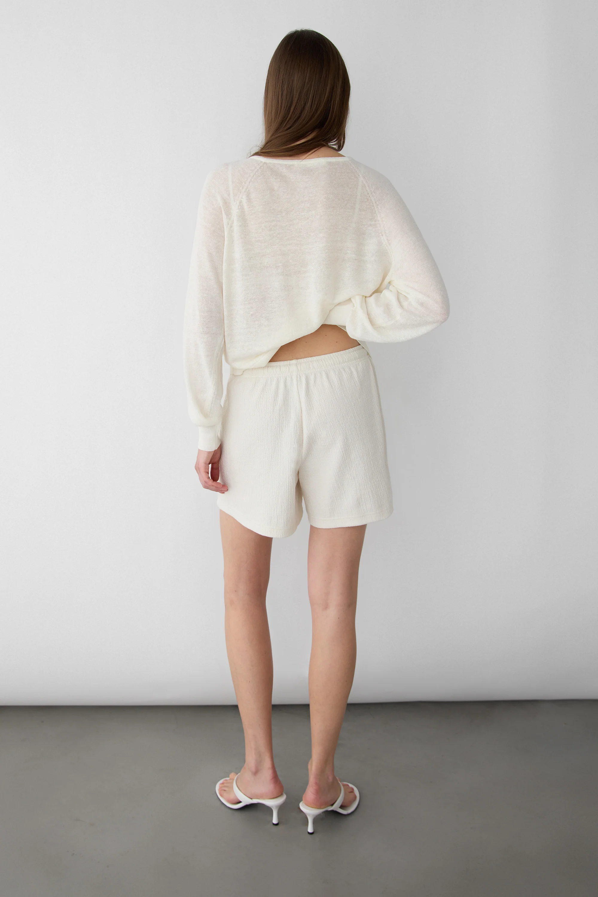 KNIT DRAWSTRING ELASTIC WAIST SHORT - Image 4