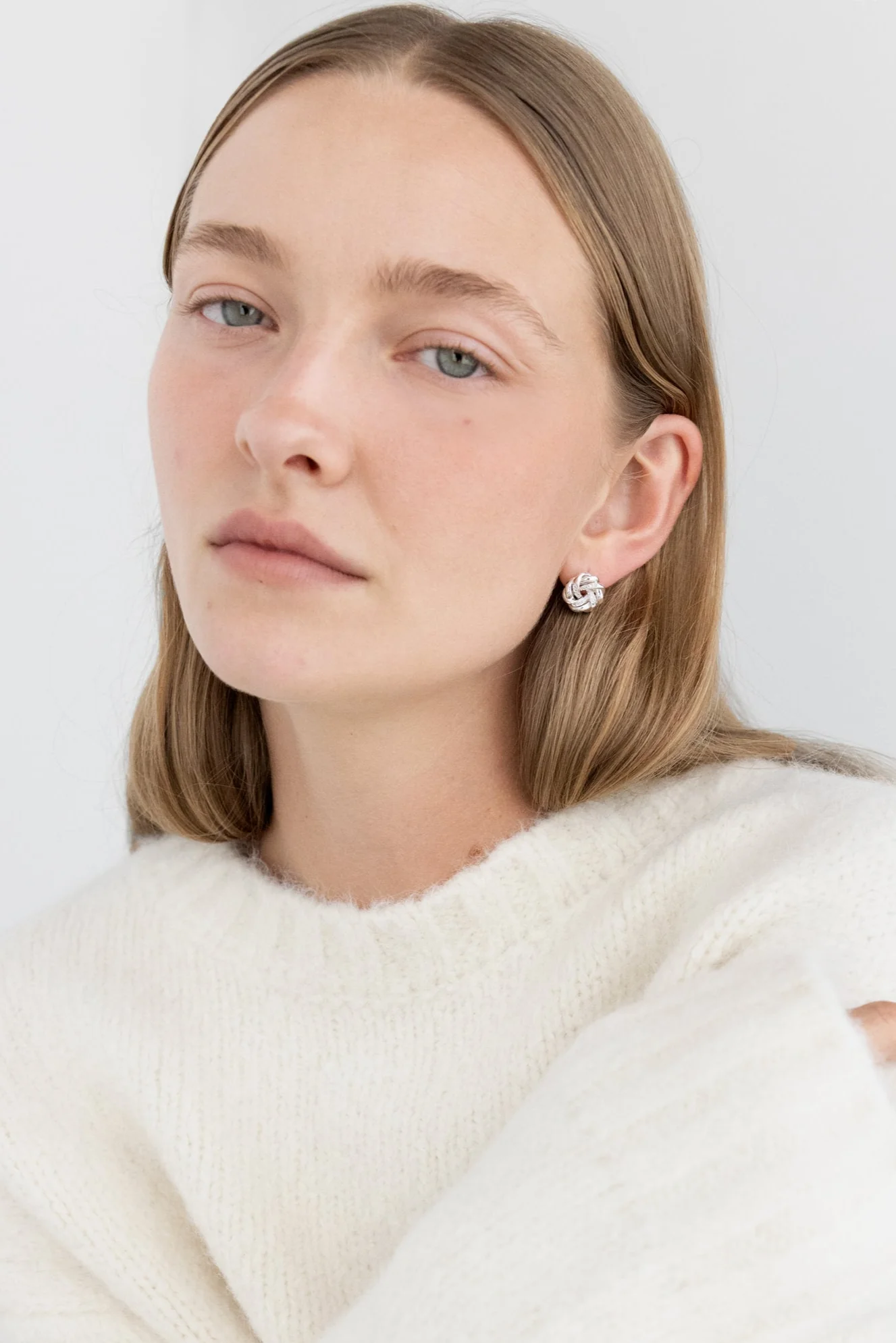 KNOTTED ZIRCONIA STUD EARRINGS - Image 2