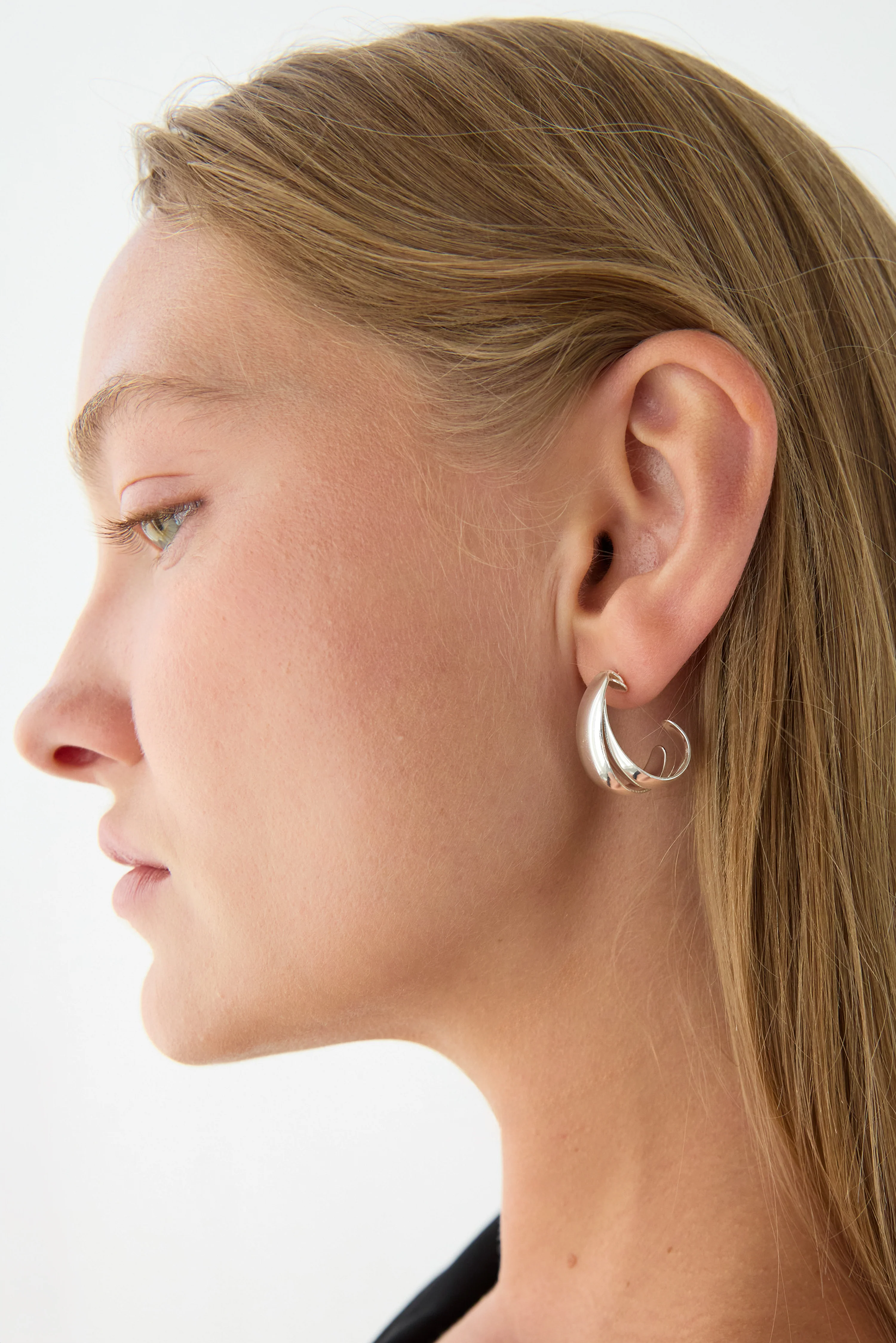 LAYERED CURVE EARRINGS - Image 3