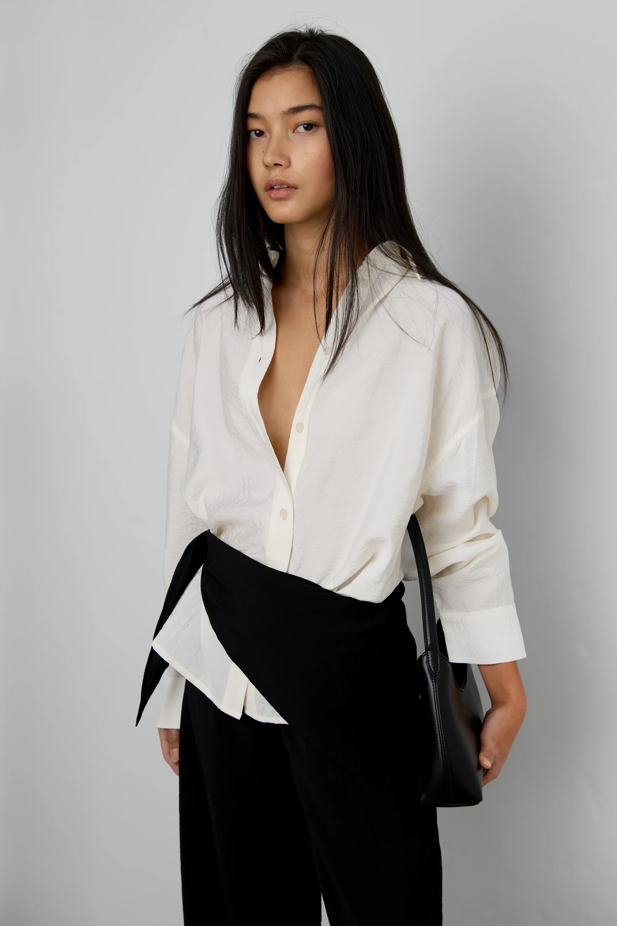 LIGHTWEIGHT CRINKLED SHIRT WITH BACK CINCHING BUTTONS - Image 11