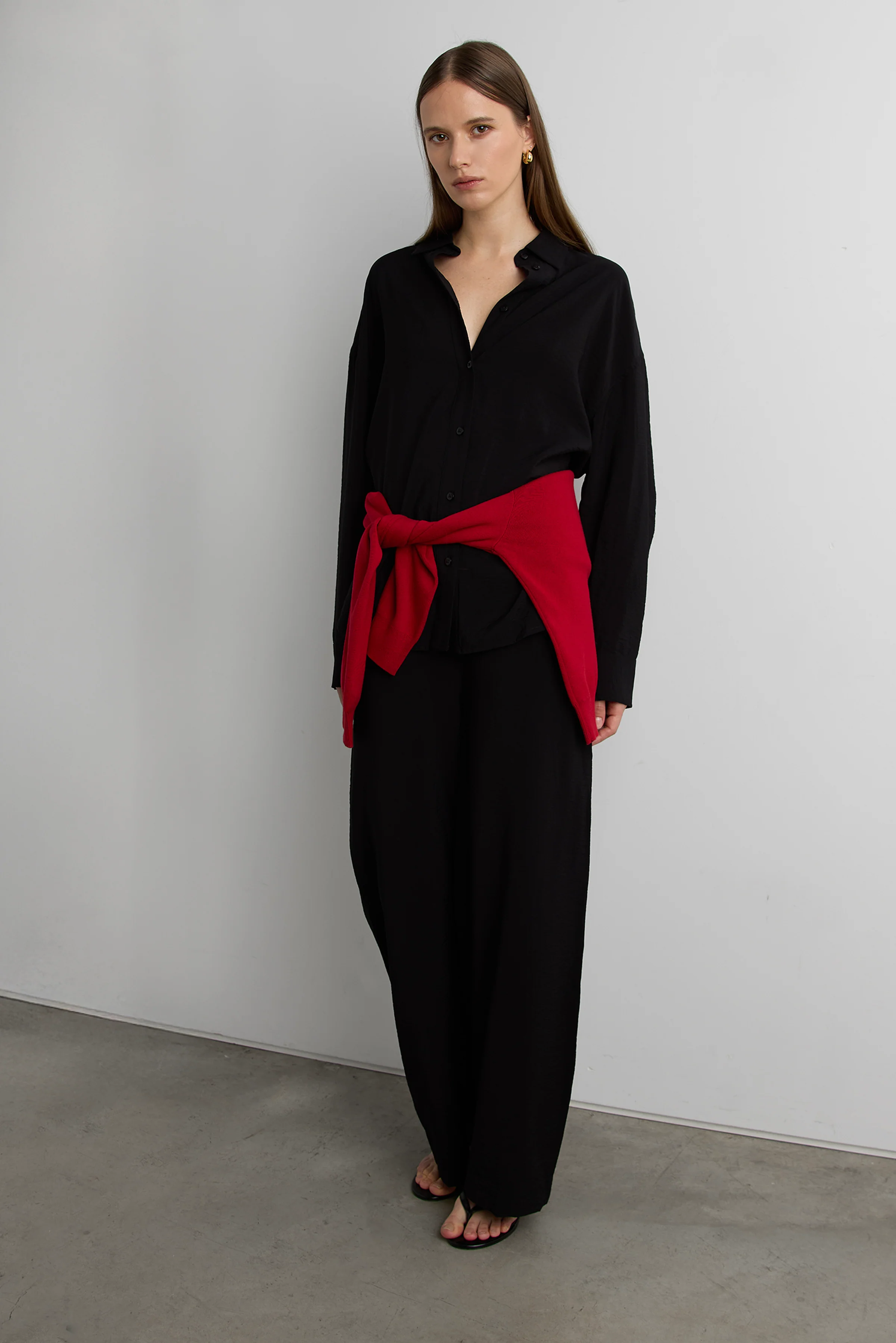 LIGHTWEIGHT CRINKLED SHIRT WITH BACK CINCHING BUTTONS - Image 4