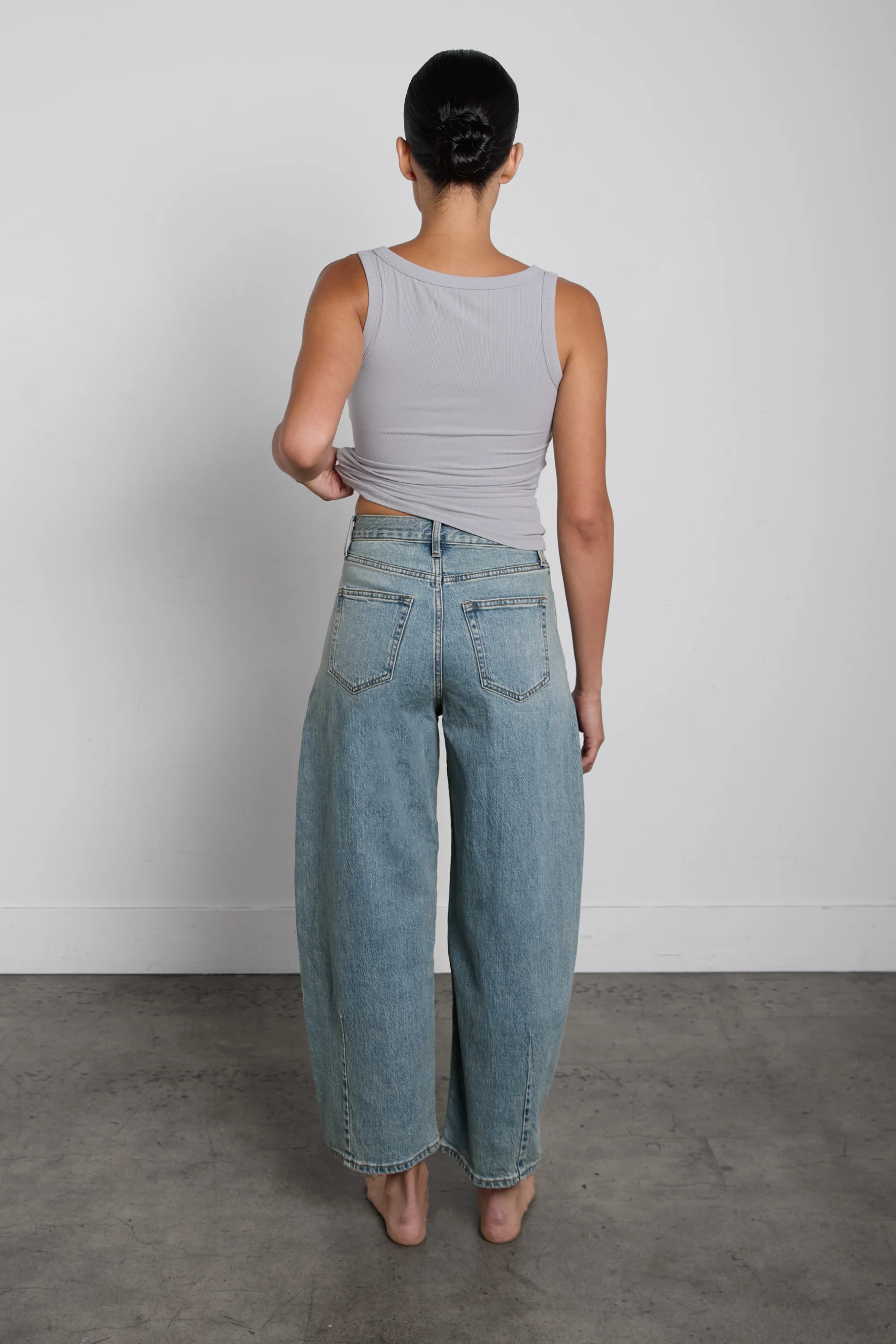 MID-RISE DARTED BARREL LEG JEAN - Image 3