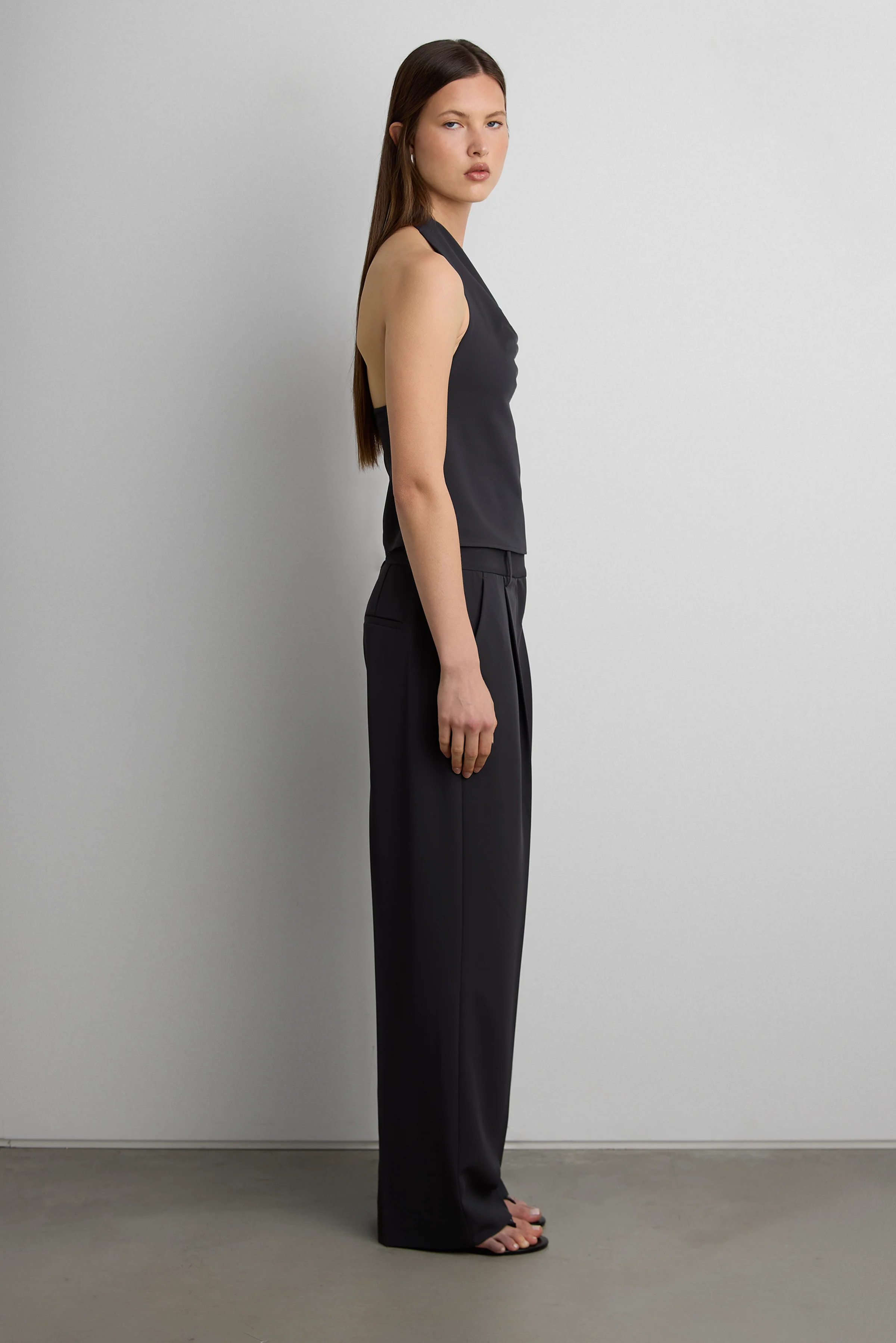 MID-RISE WIDE LEG SUITING TROUSER - Image 3