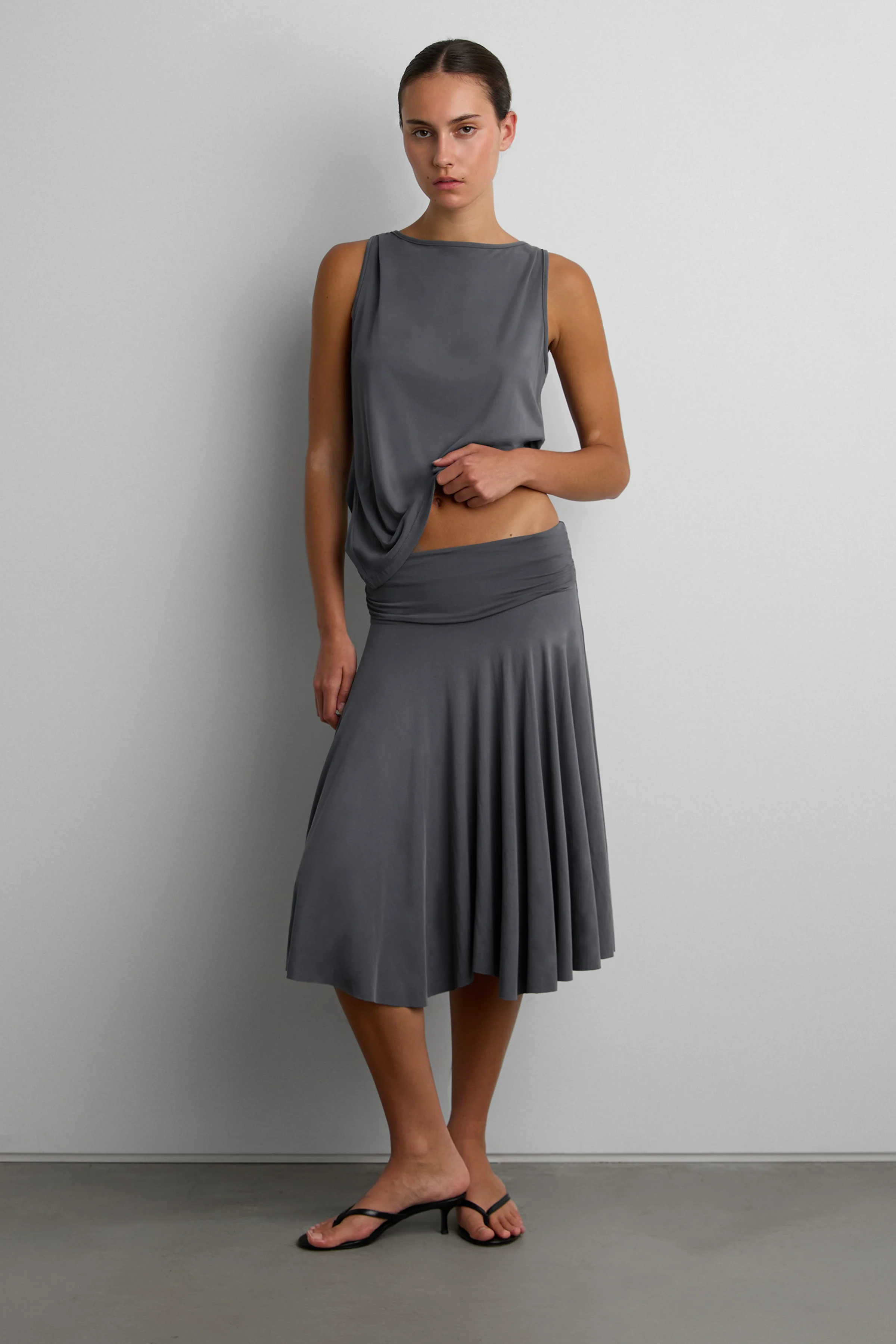 OPEN BACK DRAPED TANK TOP - Image 4