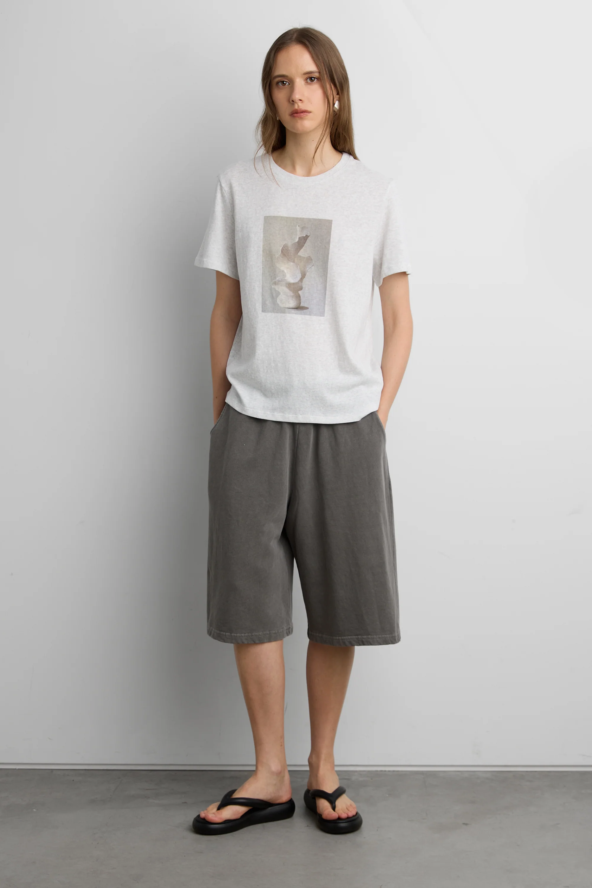 OVERSIZED GRAPHIC CREWNECK T-SHIRT