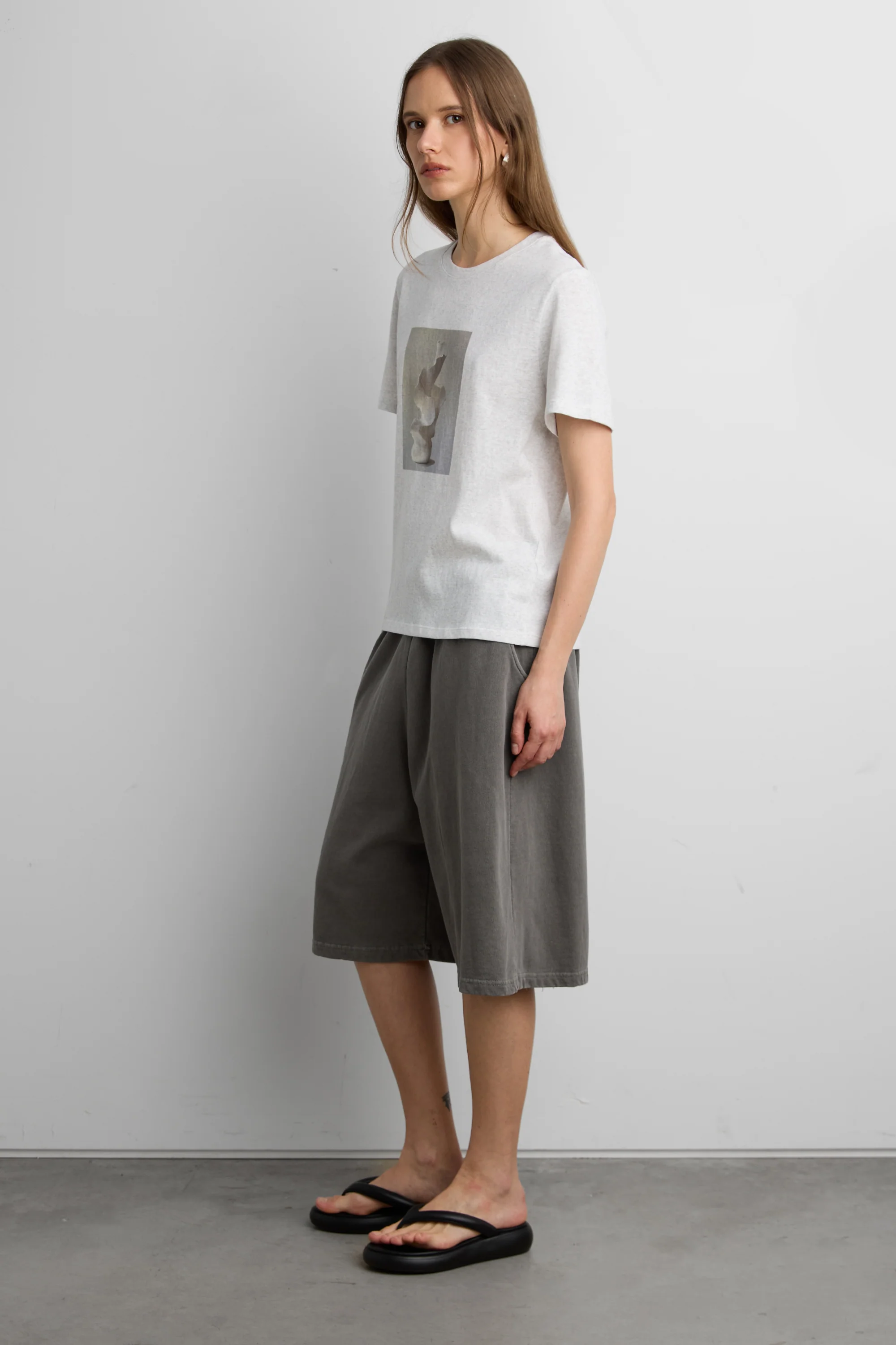 OVERSIZED GRAPHIC CREWNECK T-SHIRT - Image 2