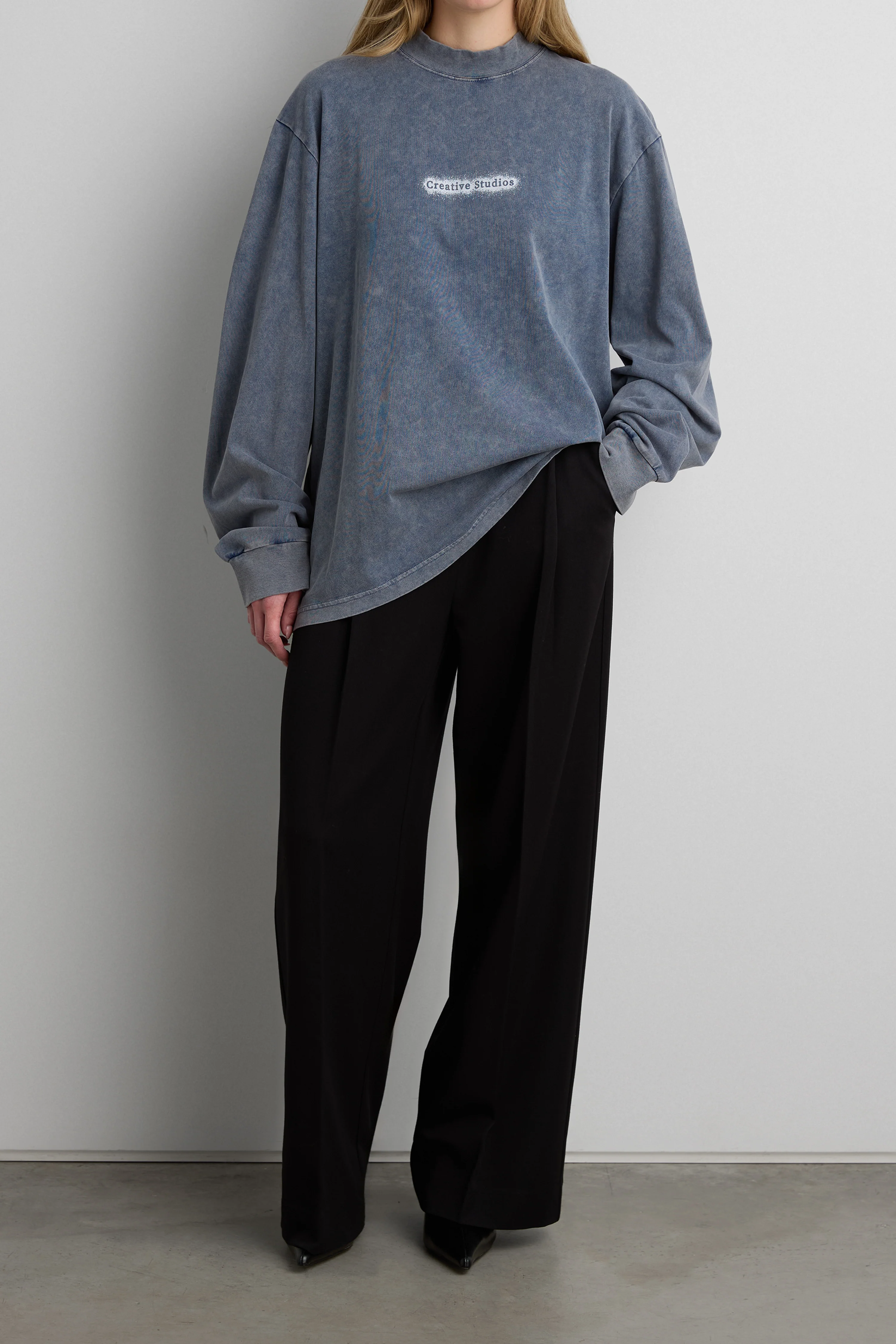 OVERSIZED SLOUCHY LONG SLEEVE GRAPHIC SWEATSHIRT - Image 3