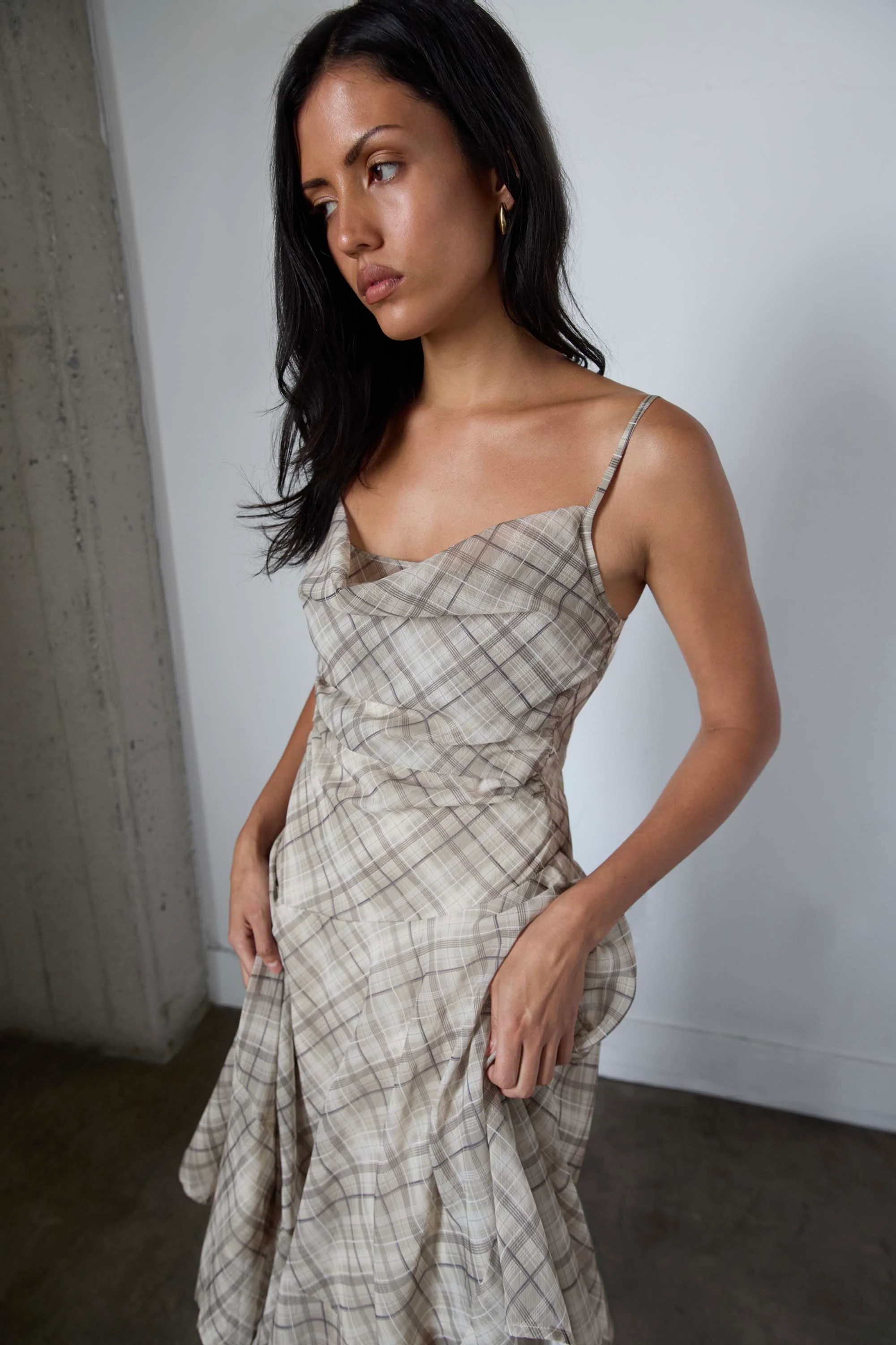 PLAID RUCHED SLIP DRESS - Image 3