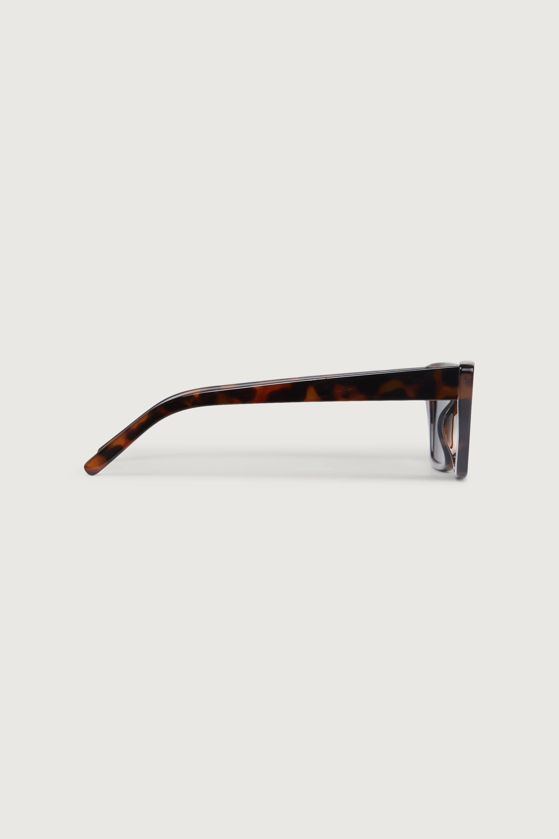 POINTED EDGE SUNGLASSES - Image 10