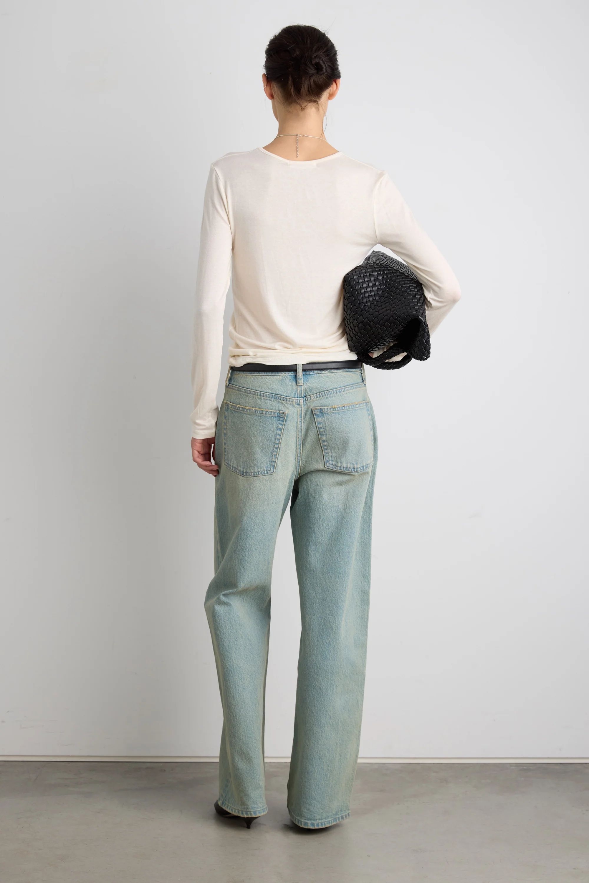 MID-RISE STRAIGHT LEG JEAN - Image 14