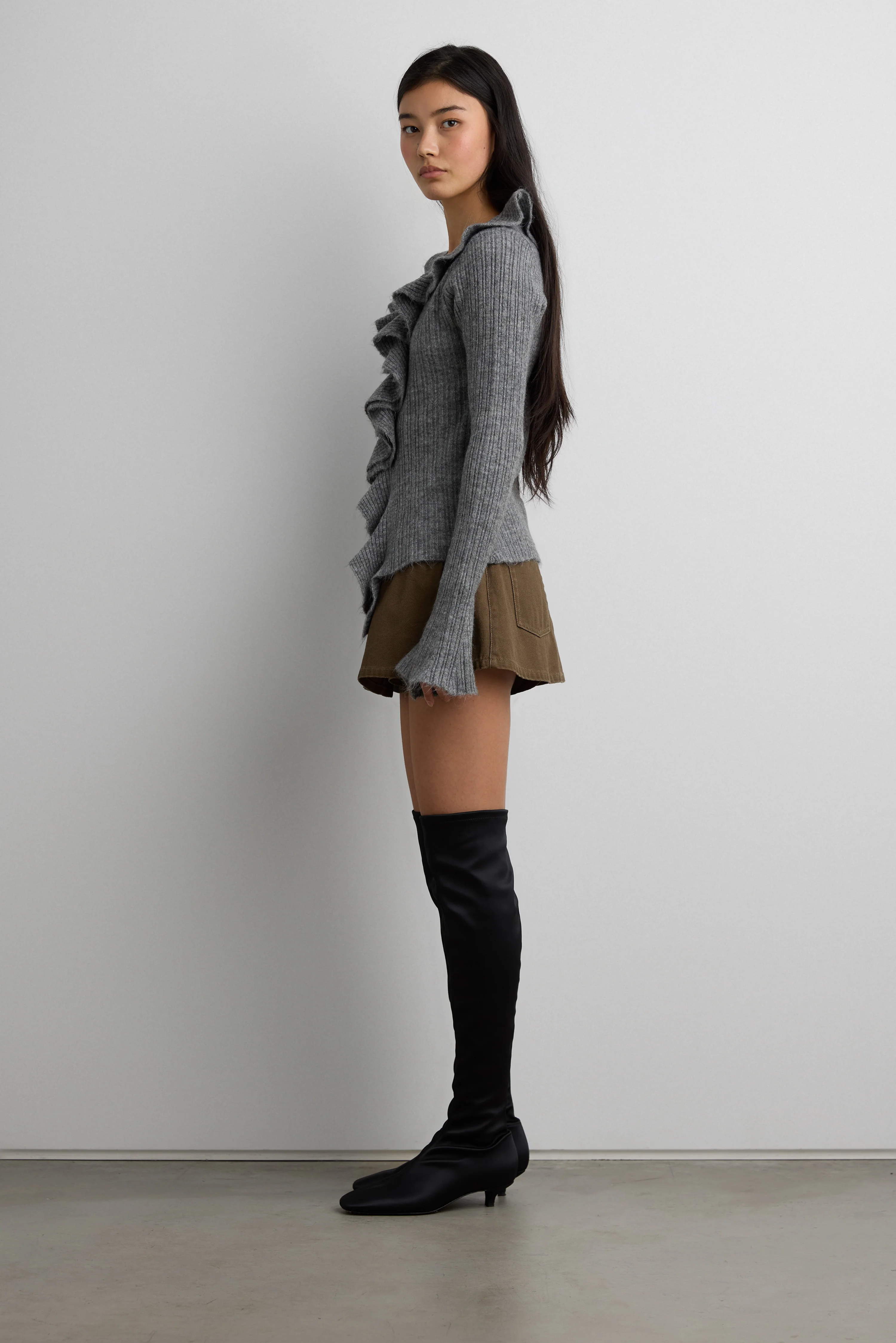 RUFFLED V-NECK SWEATER - Image 2
