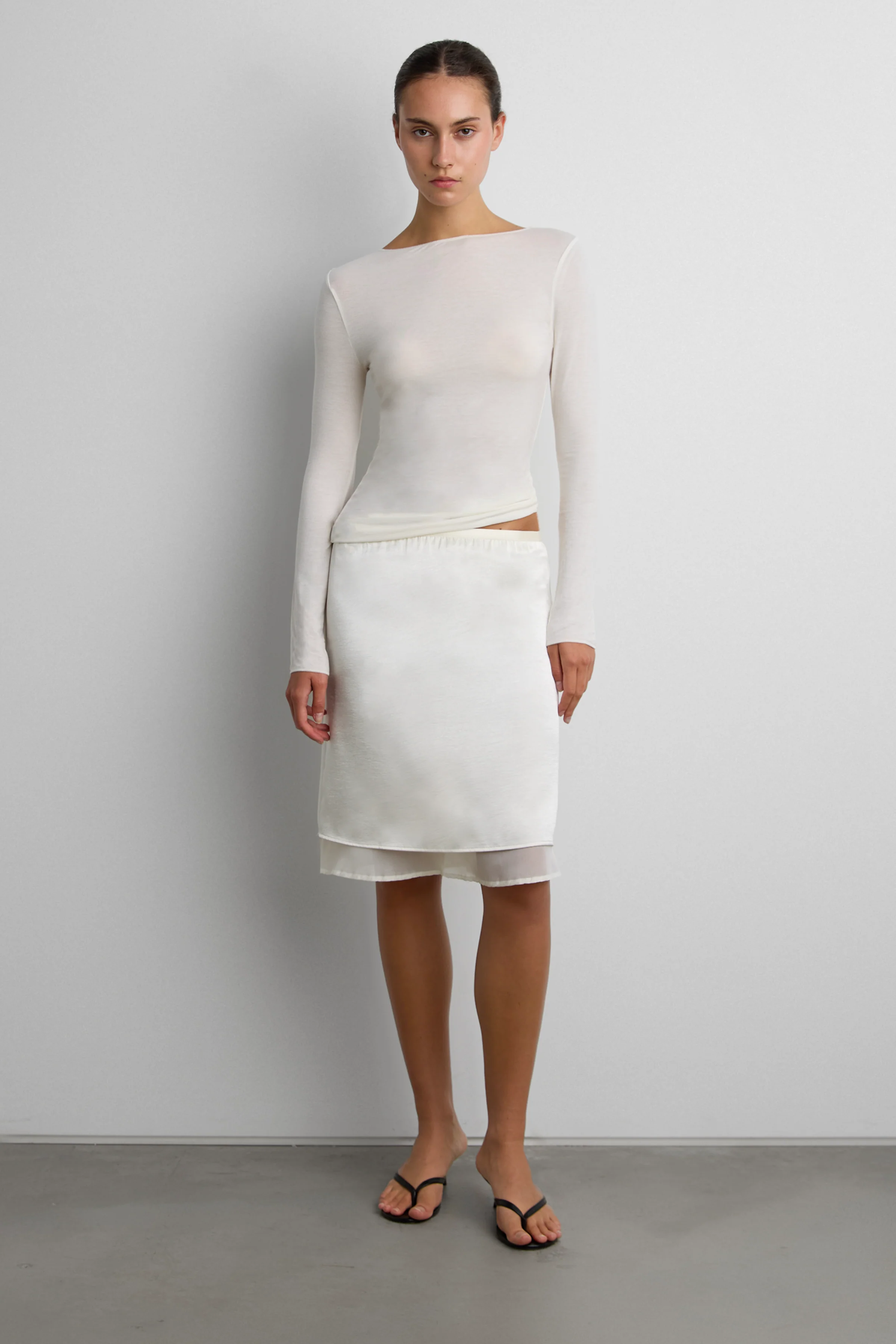 SHEER LIGHTWEIGHT BOAT NECK TOP