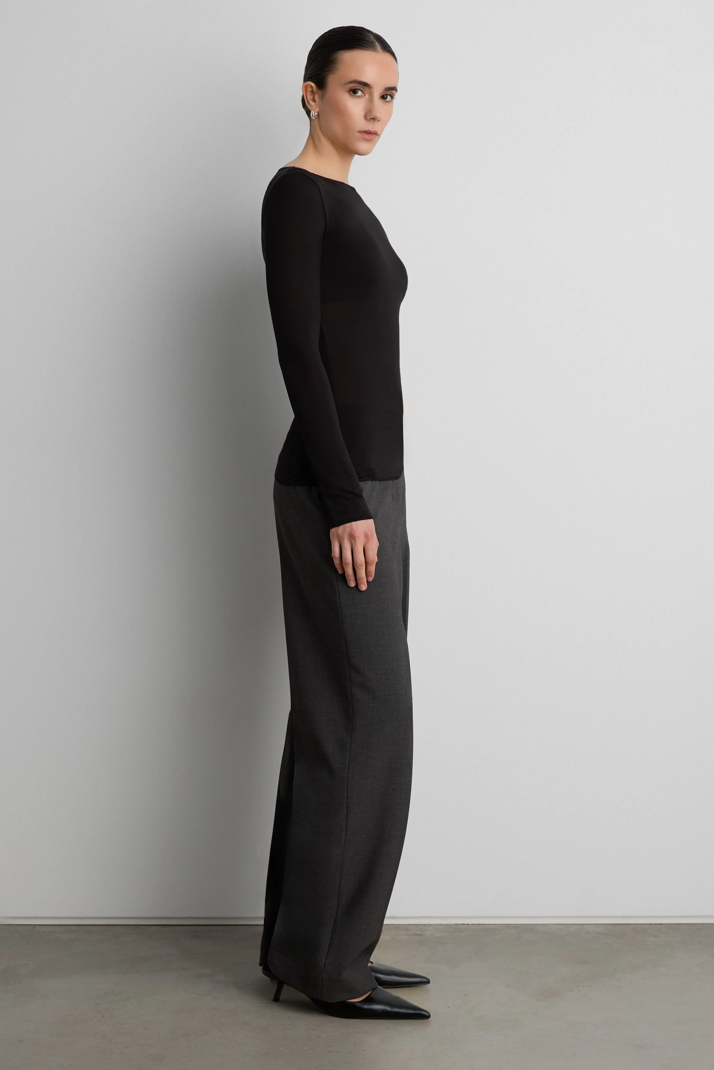 SHEER LIGHTWEIGHT BOAT NECK TOP - Image 12