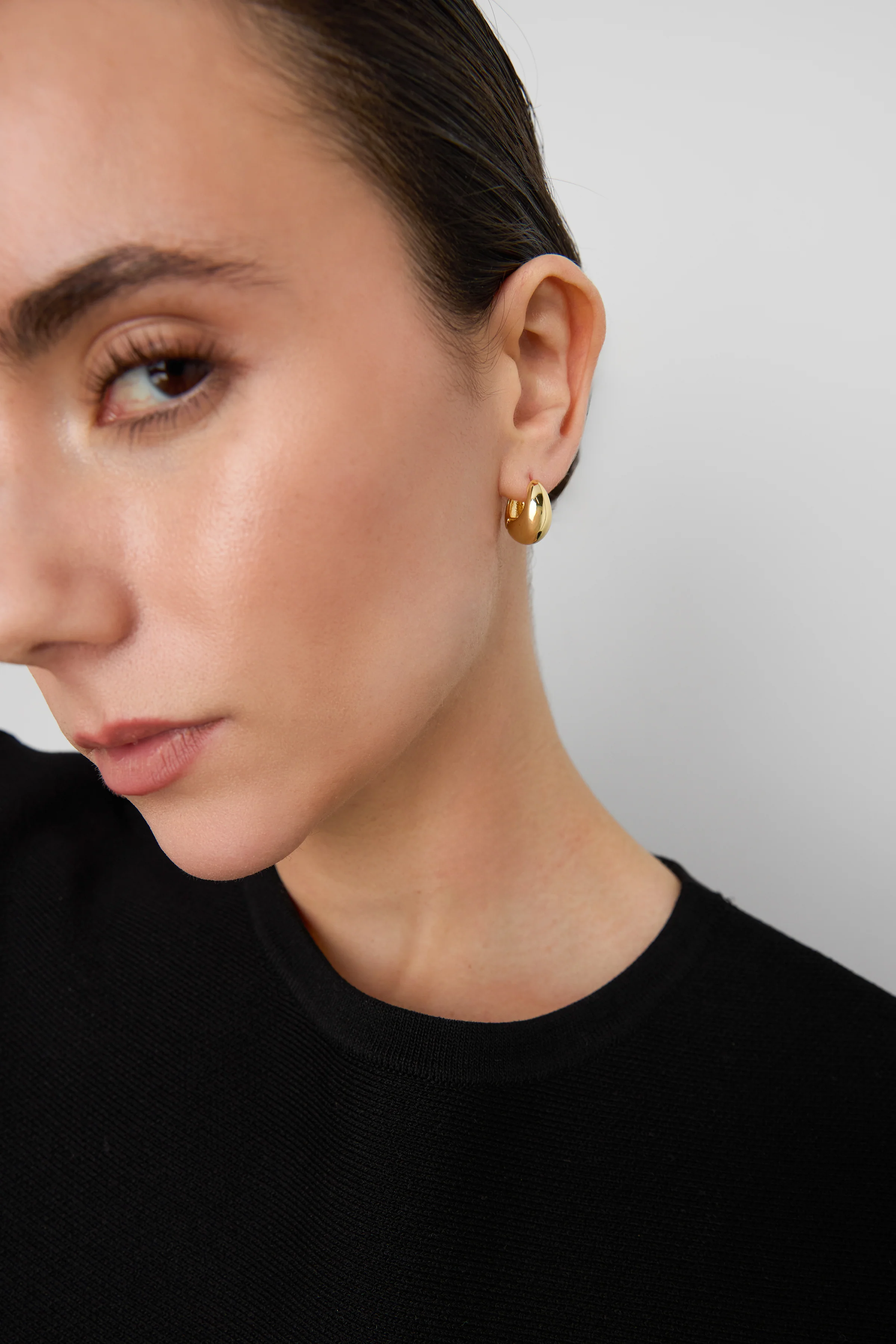 SMALL BUBBLE HUGGIE HOOP EARRINGS - Image 3