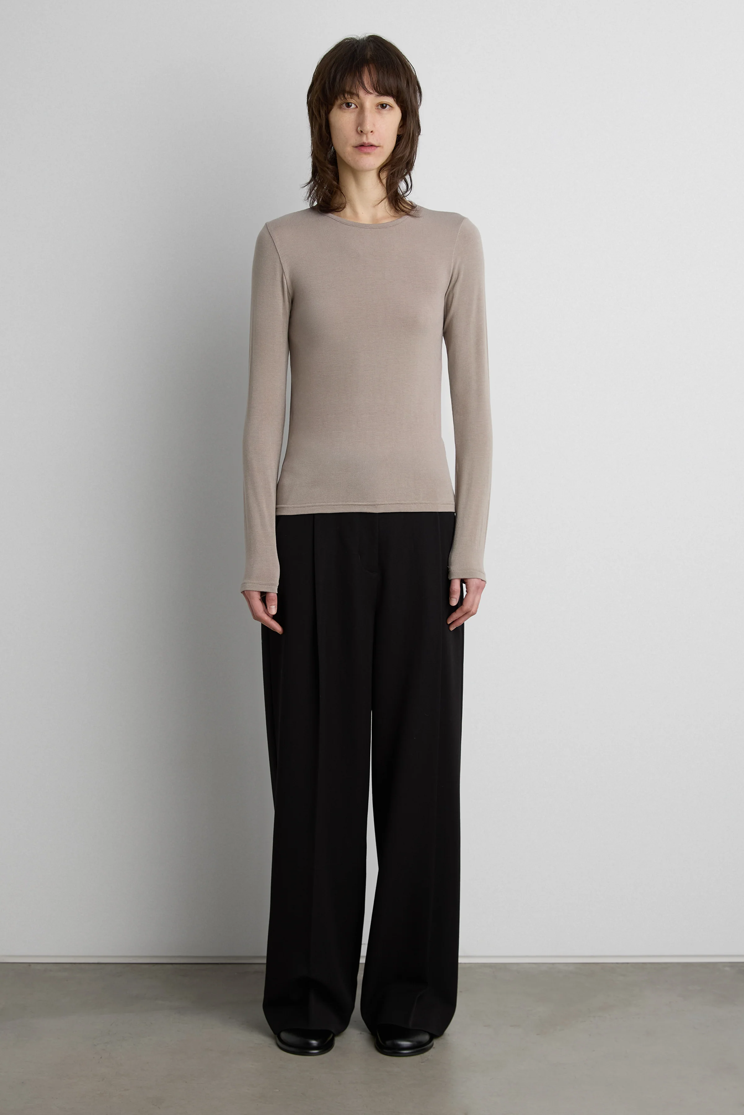 SOFT CLASSIC LONG SLEEVE TOP - Image 15