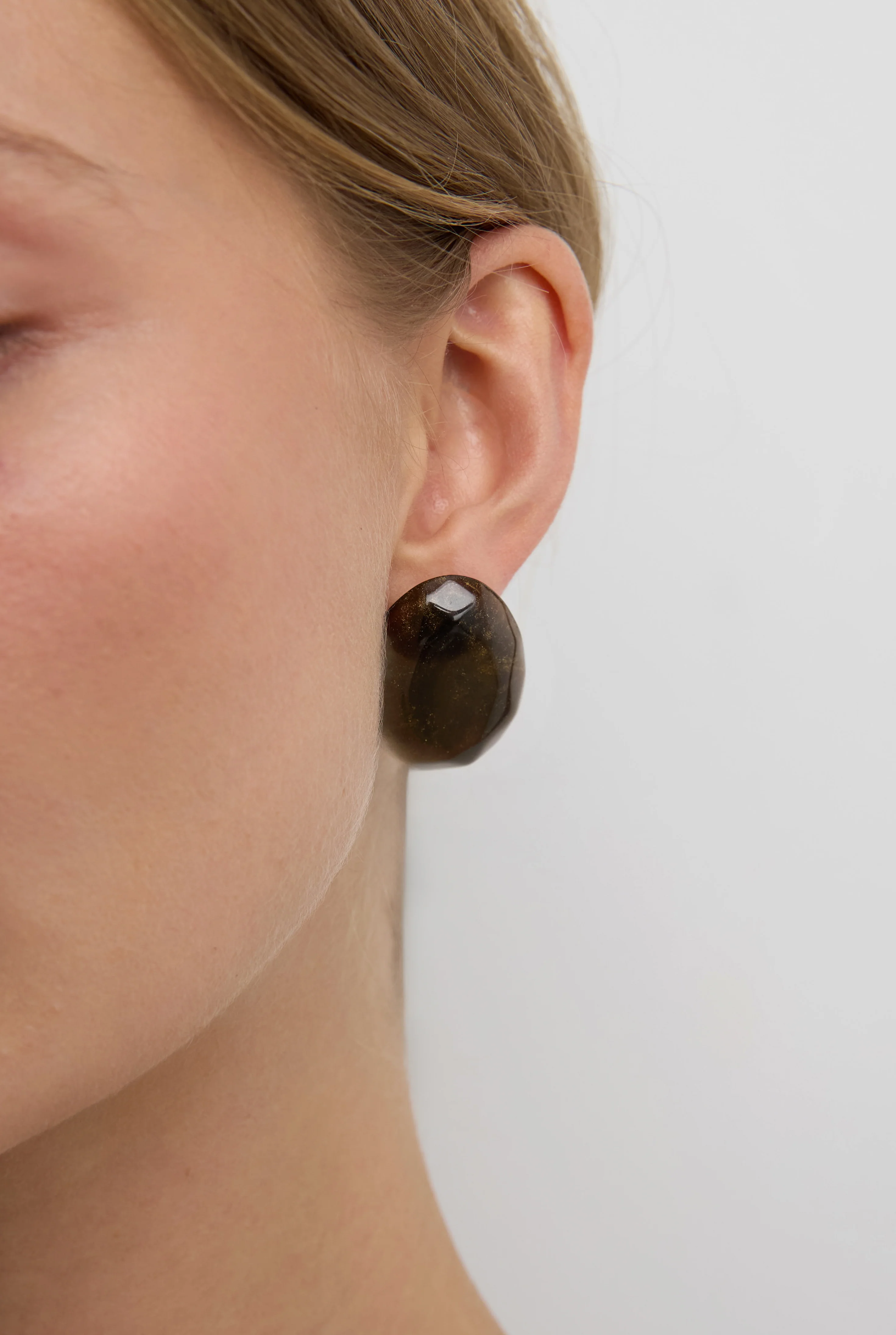 SPARKLE RESIN OVAL EARRINGS - Image 2