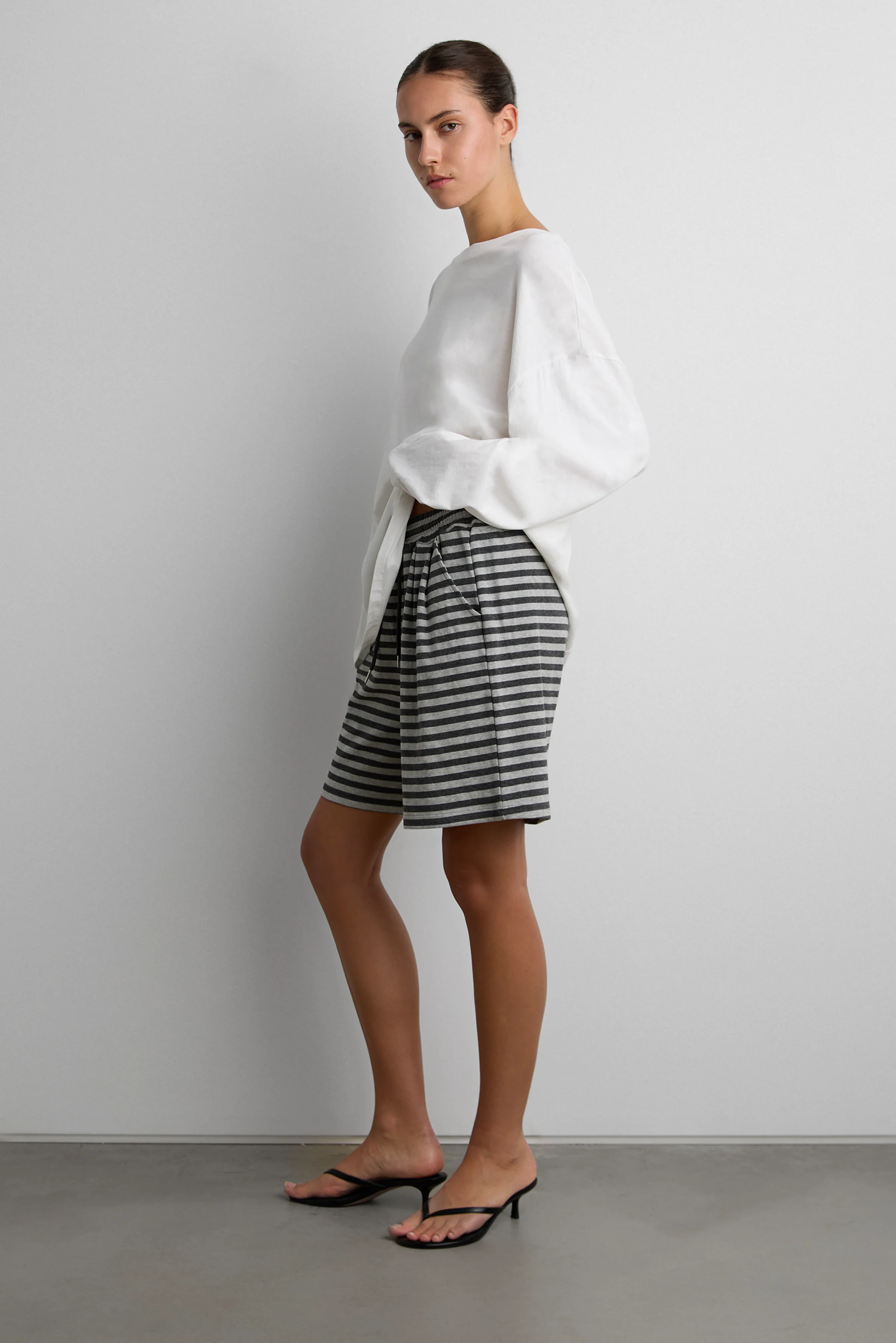STRIPED SHORT - Image 3