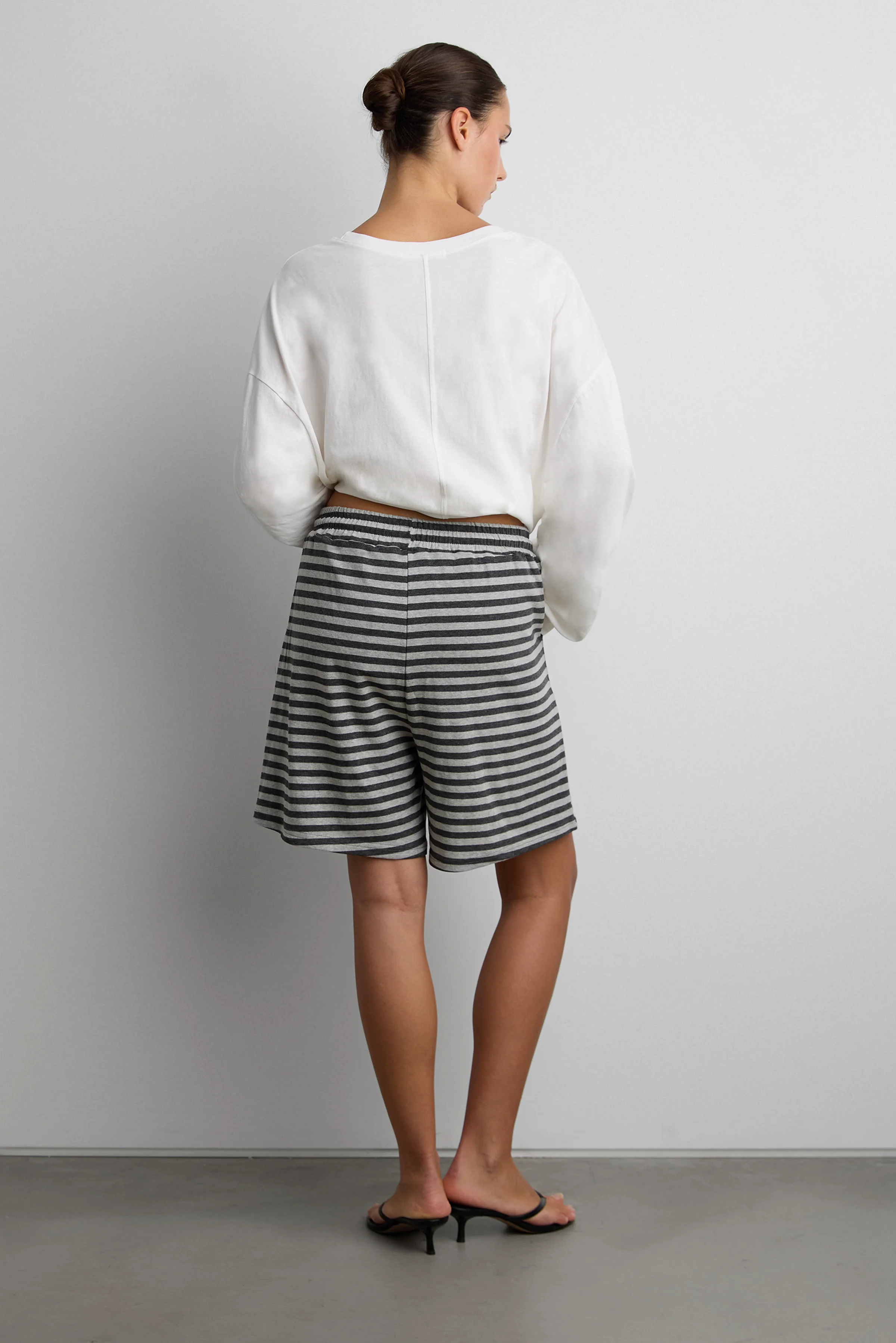 STRIPED SHORT - Image 4