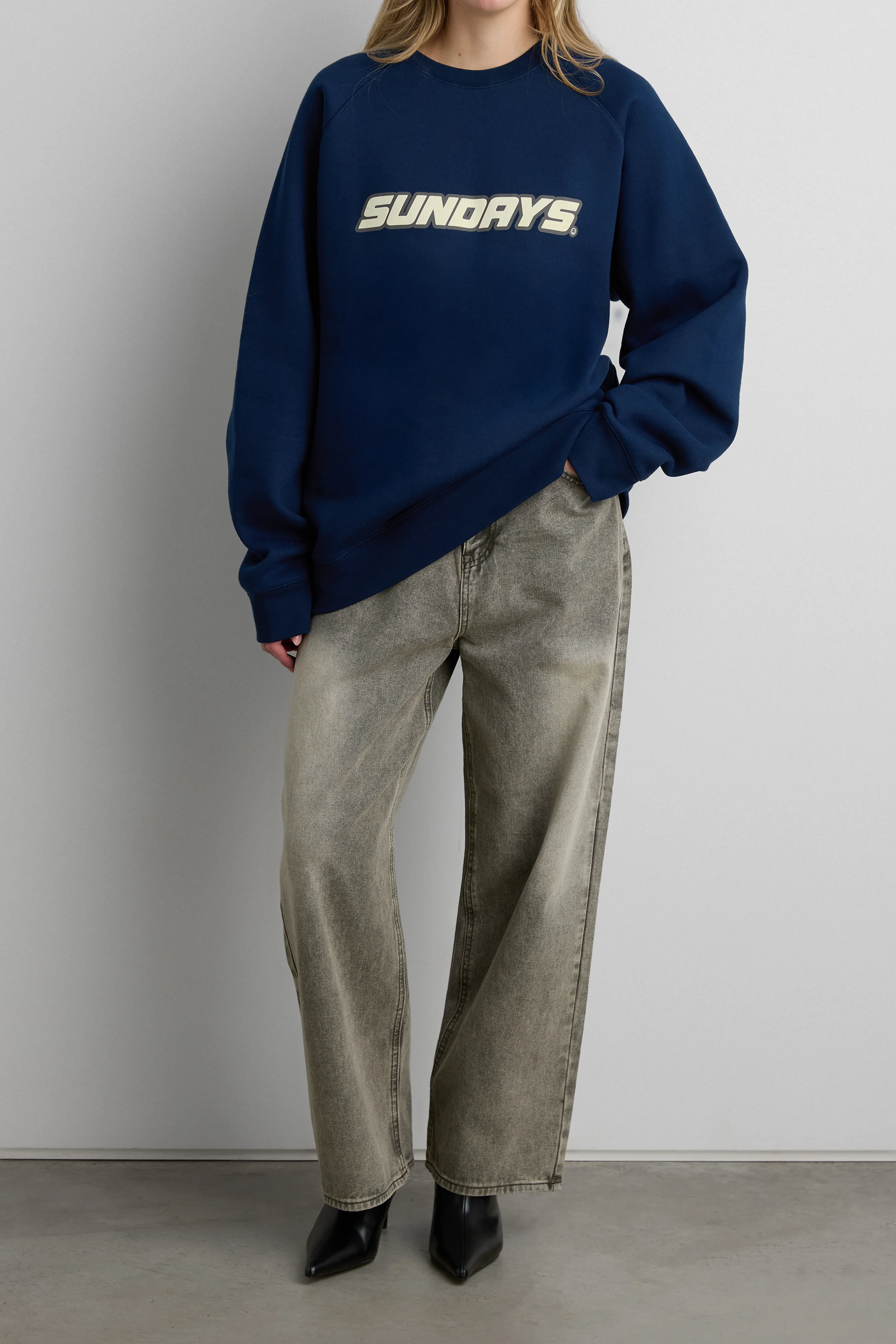 SUNDAY OVERSIZED RAGLAN CREWNECK FLEECE SWEATSHIRT - Image 2