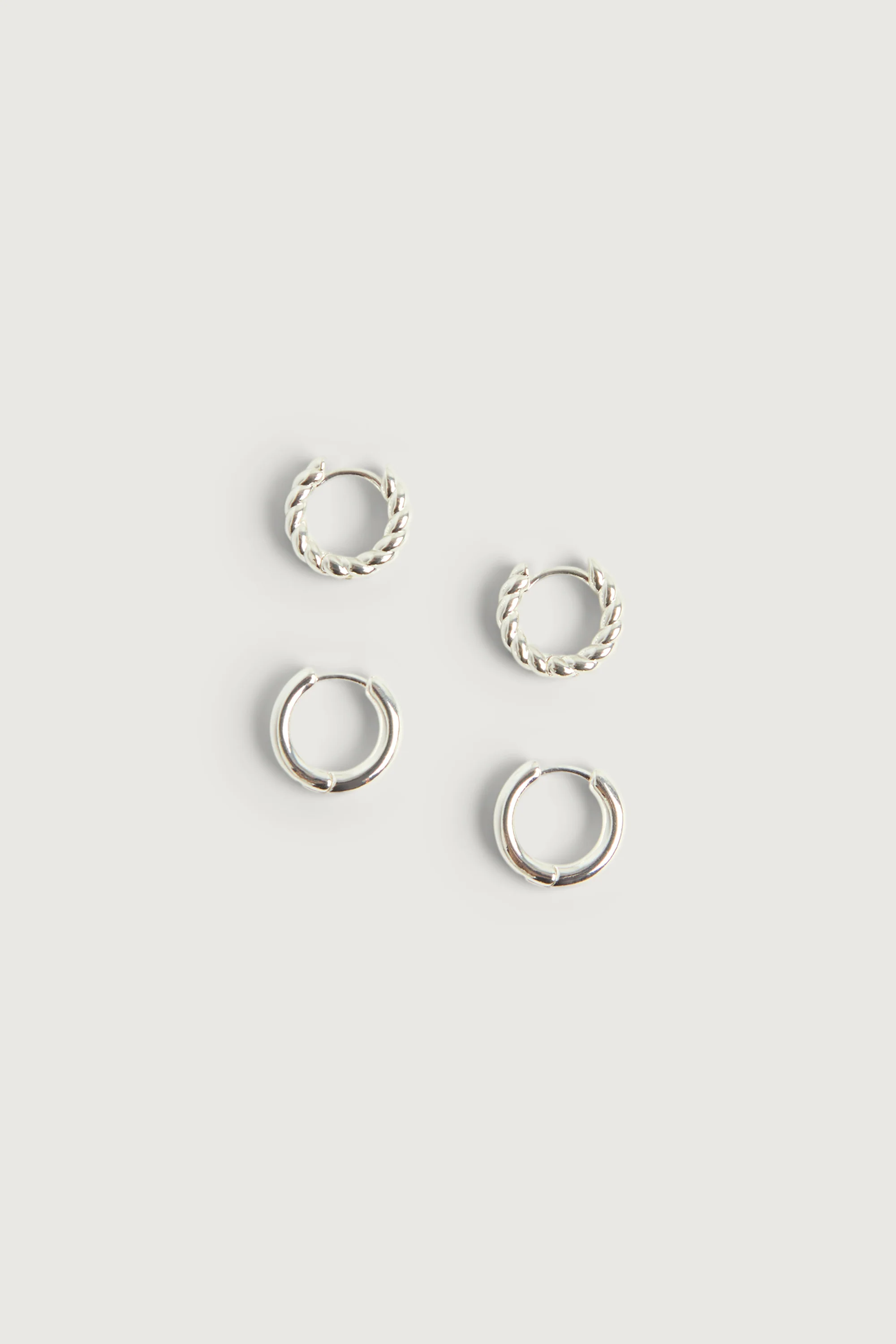 TWISTED AND CLASSIC HOOP EARRING SET - Image 2