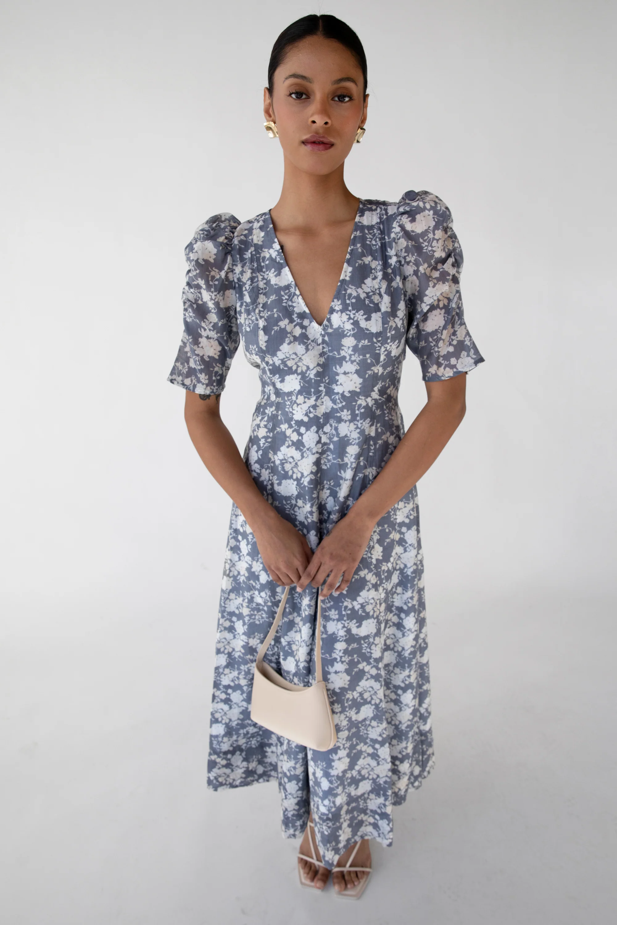 V-NECK PUFF SLEEVE FLORAL MAXI DRESS - Image 2