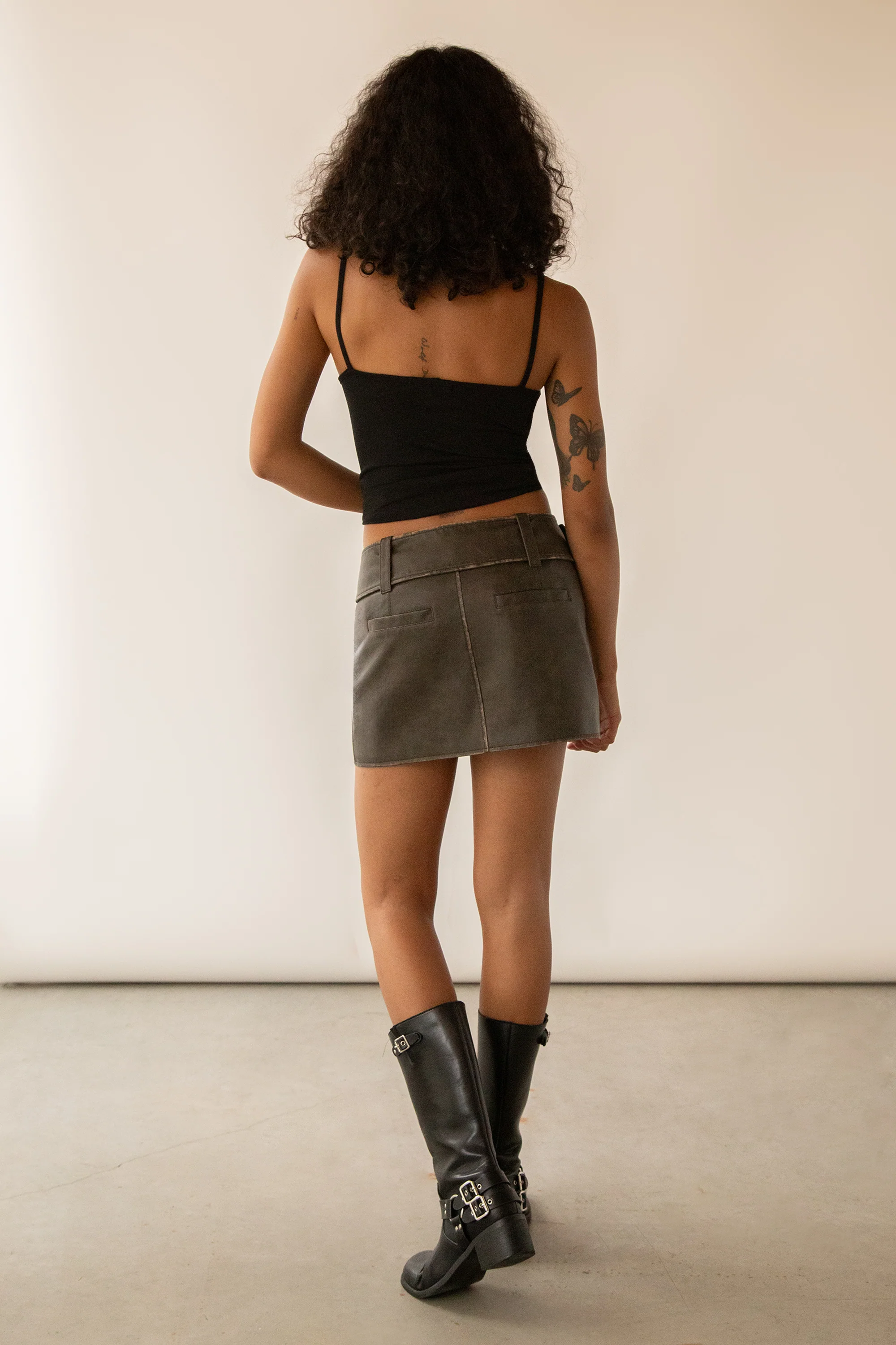 VEGAN LEATHER MOTO MINI SKIRT - Image 5
