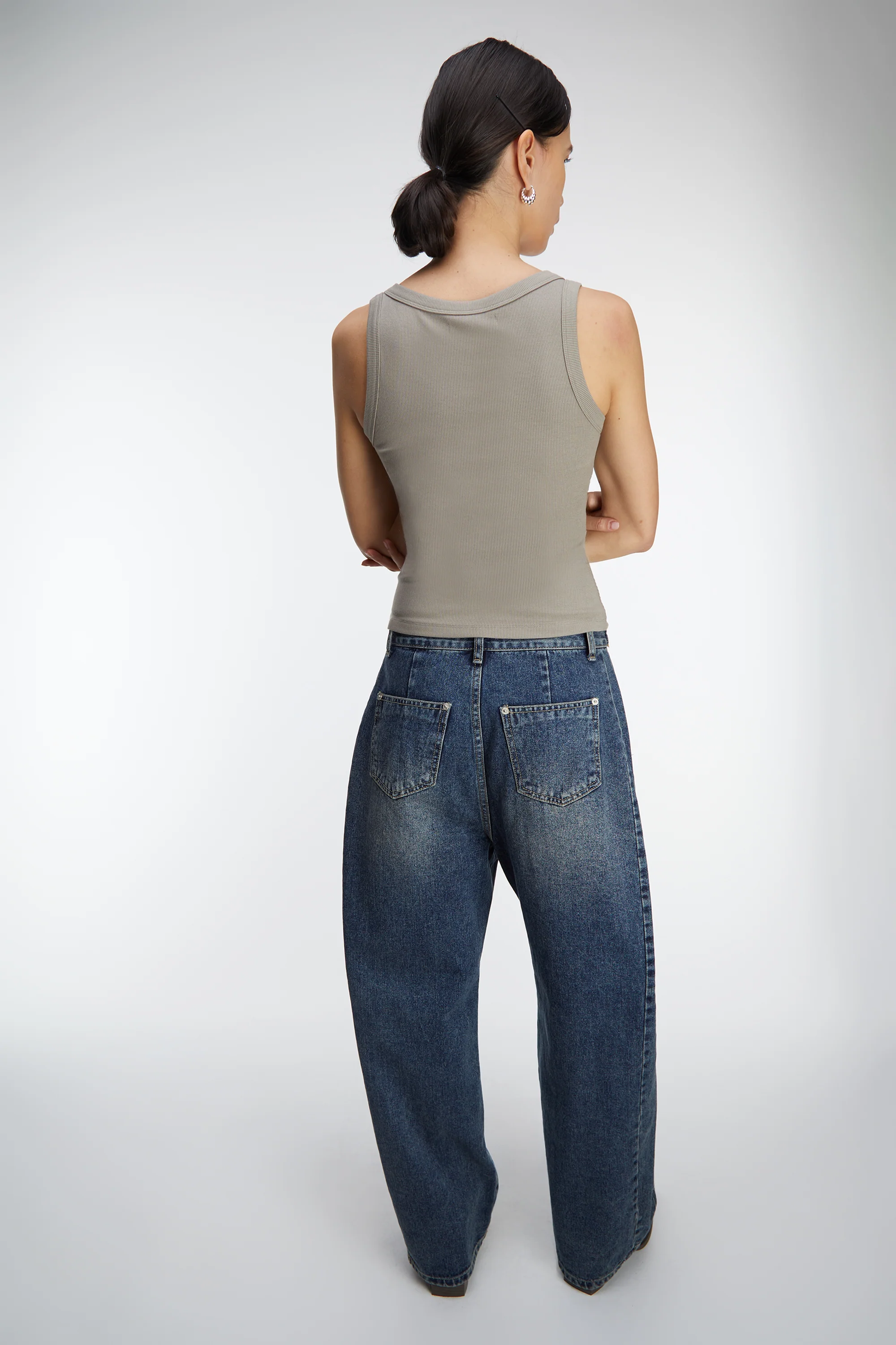 BUTTONED WAIST CURVED LEG JEAN - Image 4